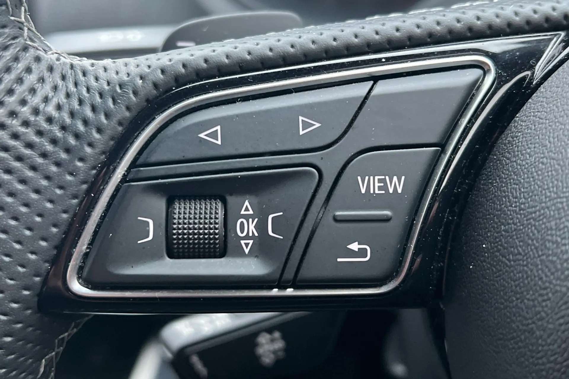 2021 AUDI Q2 2021 AUDI Q2