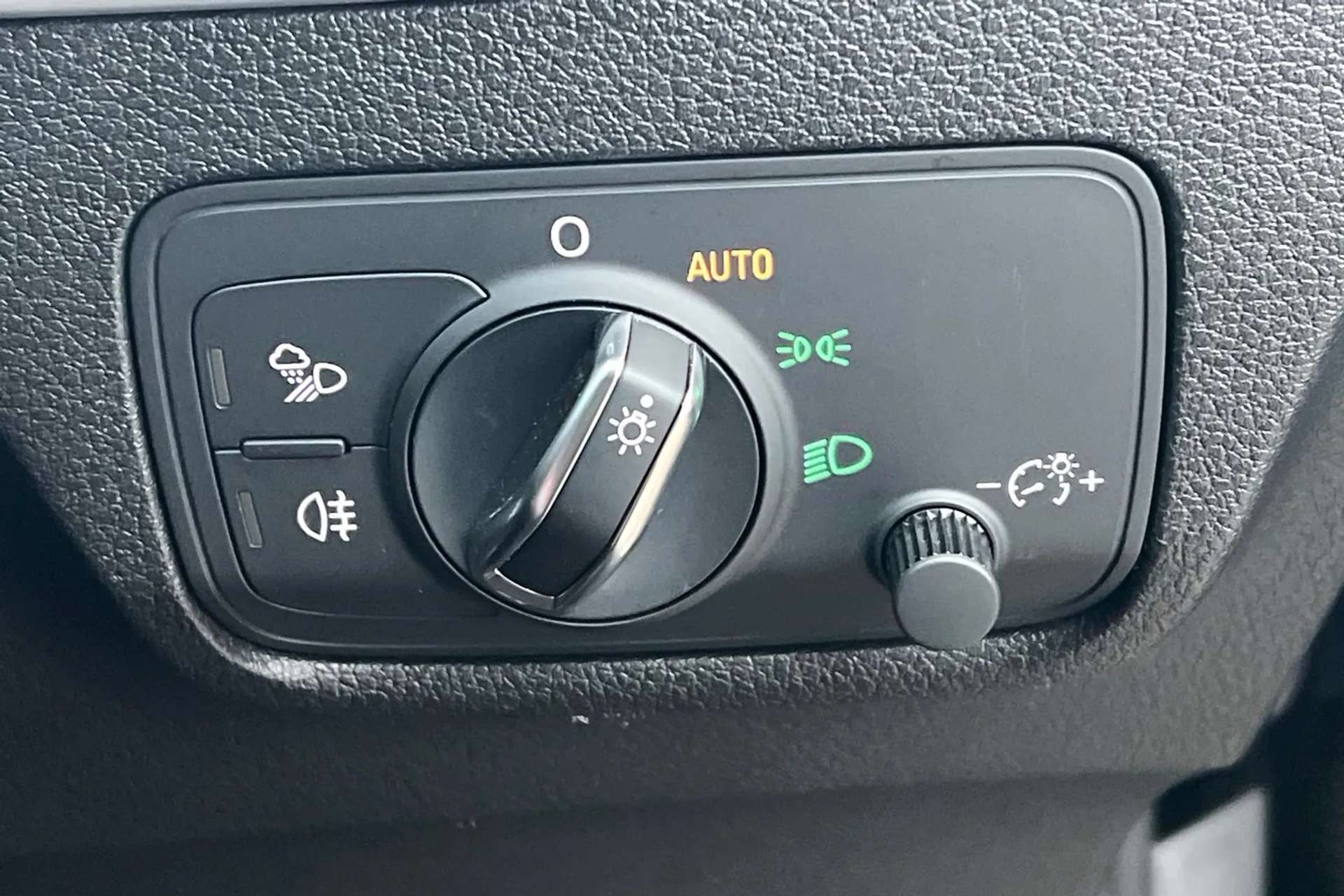 2021 AUDI Q2 2021 AUDI Q2