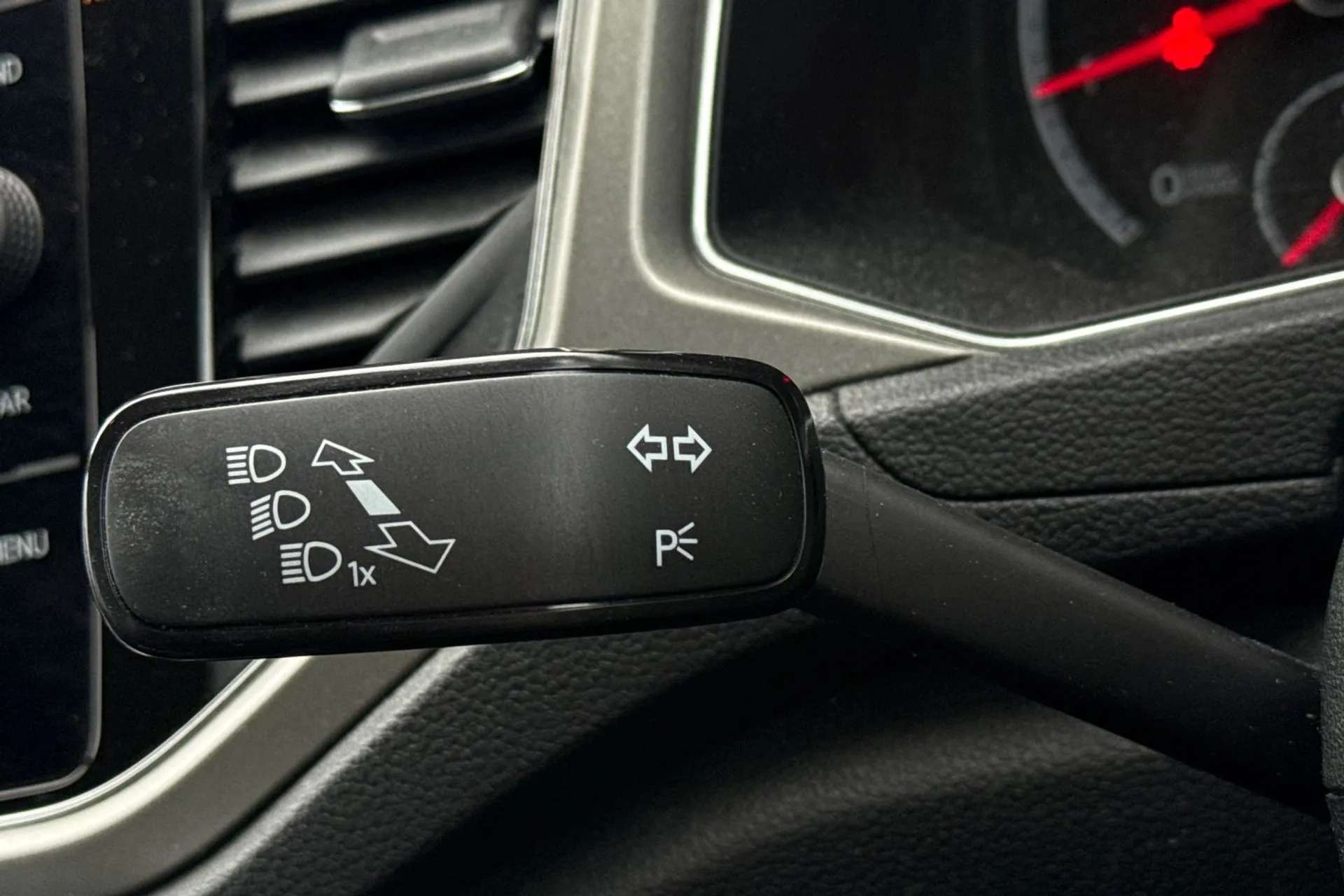 2020 VOLKSWAGEN T-ROC 2020 VOLKSWAGEN T-ROC