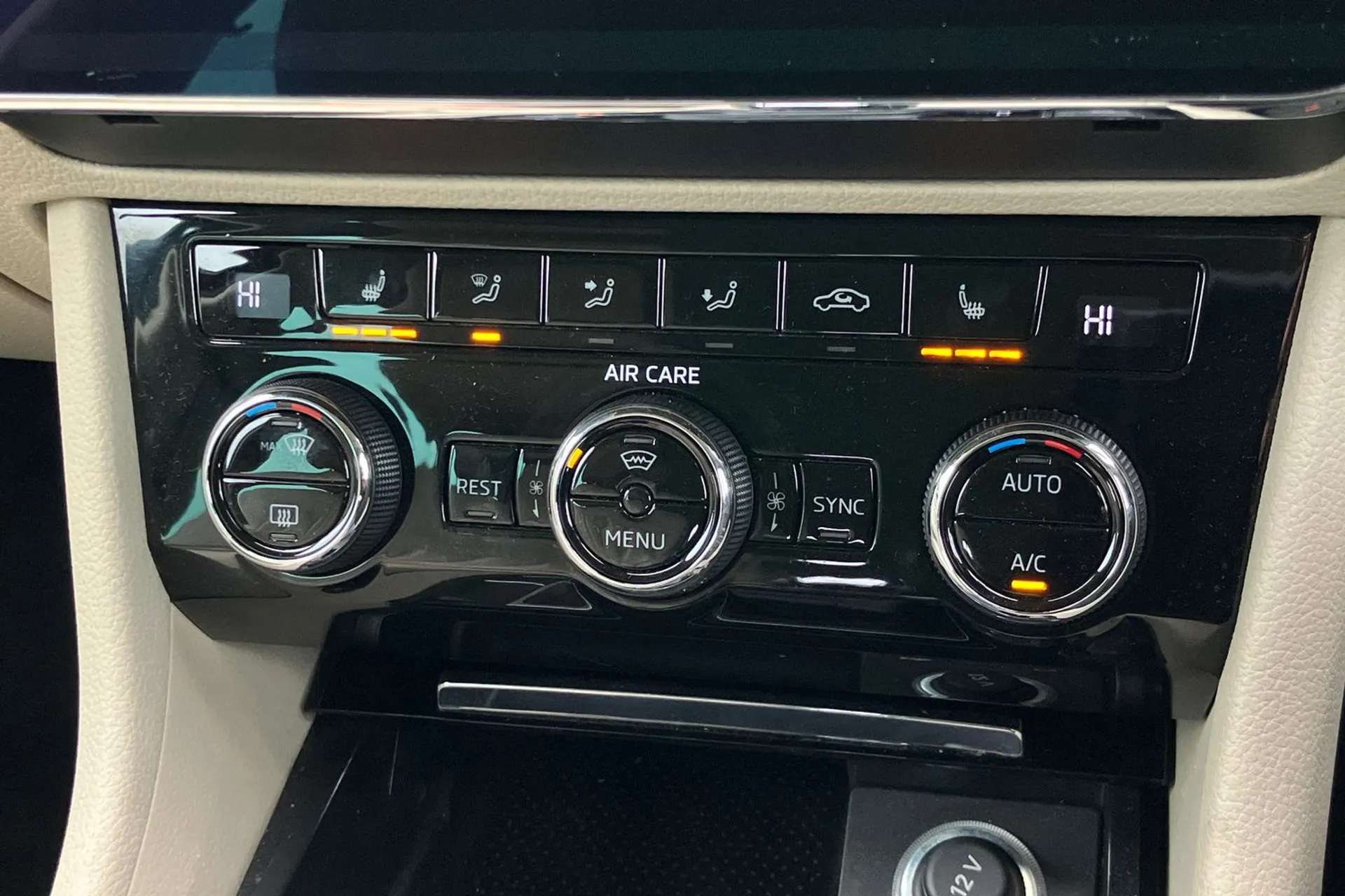 2017 SKODA SUPERB 2017 SKODA SUPERB