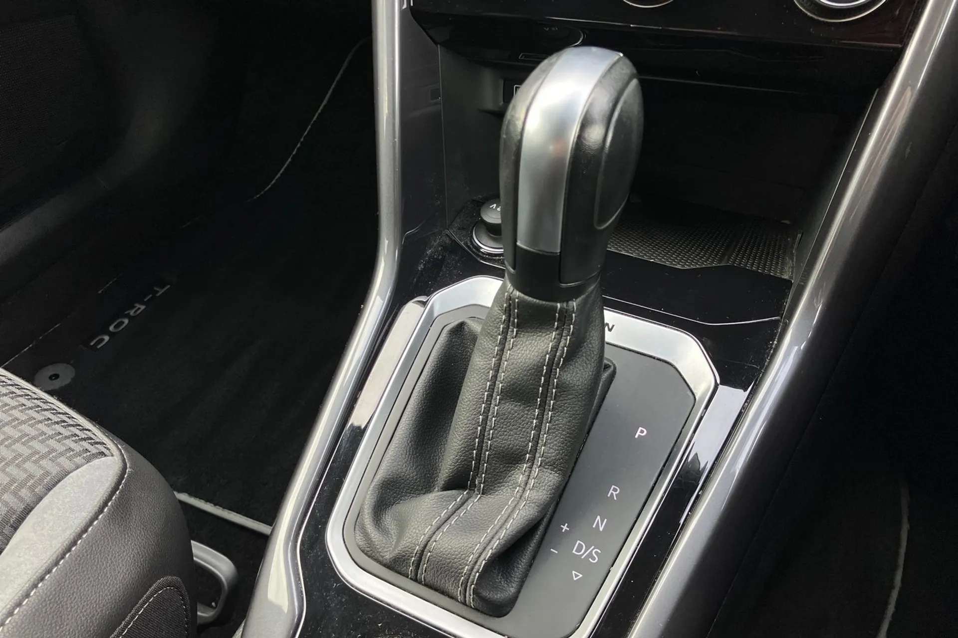 2020 VOLKSWAGEN T-ROC 2020 VOLKSWAGEN T-ROC