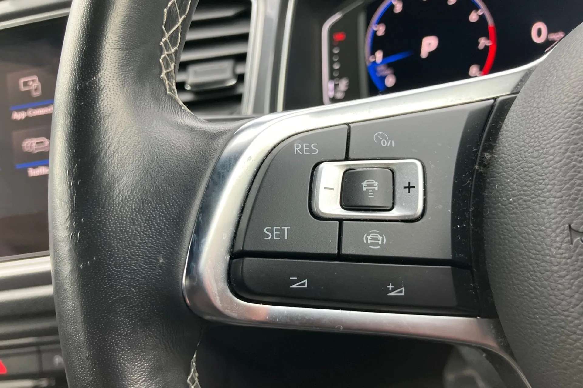 2020 VOLKSWAGEN T-ROC 2020 VOLKSWAGEN T-ROC