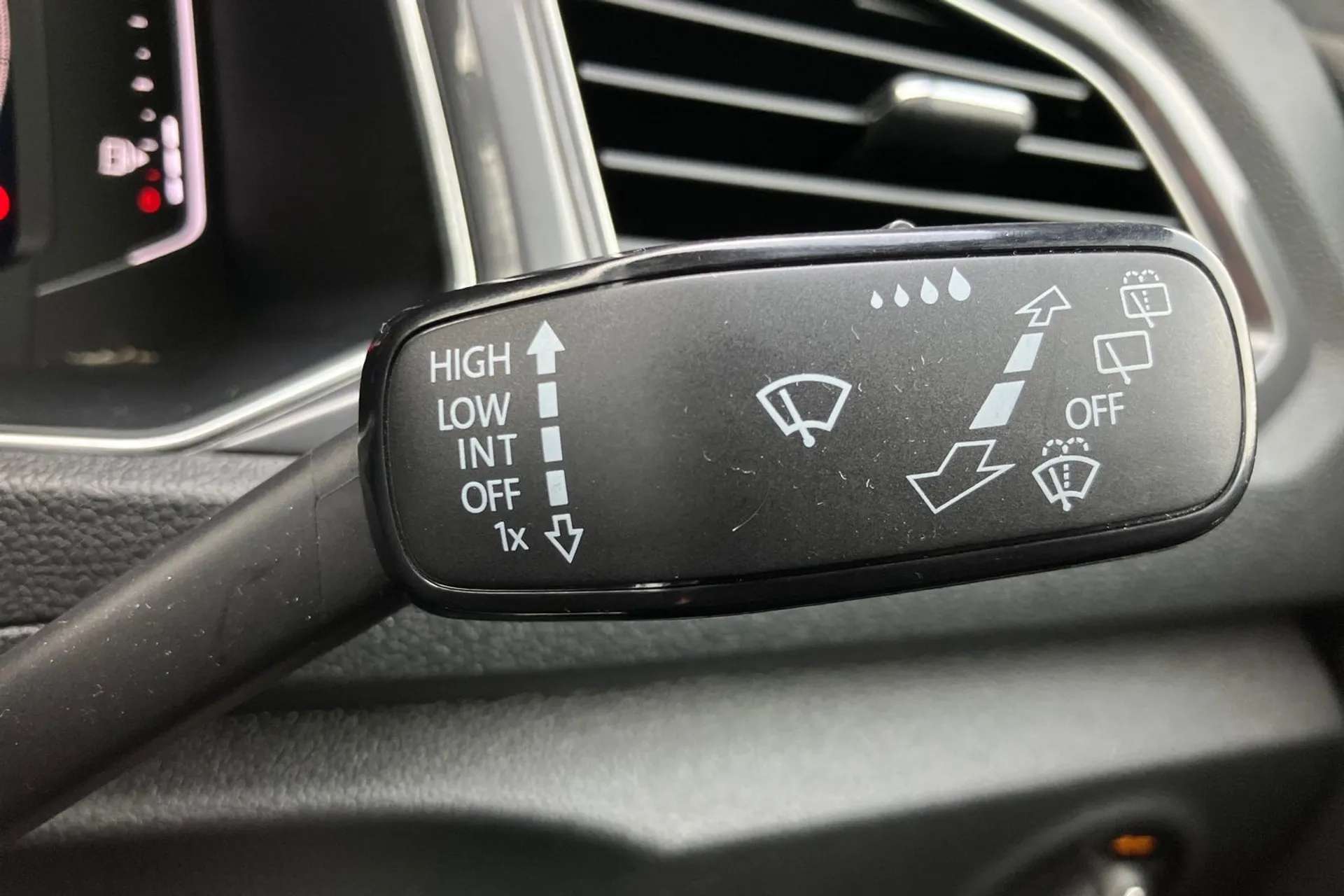 2020 VOLKSWAGEN T-ROC 2020 VOLKSWAGEN T-ROC