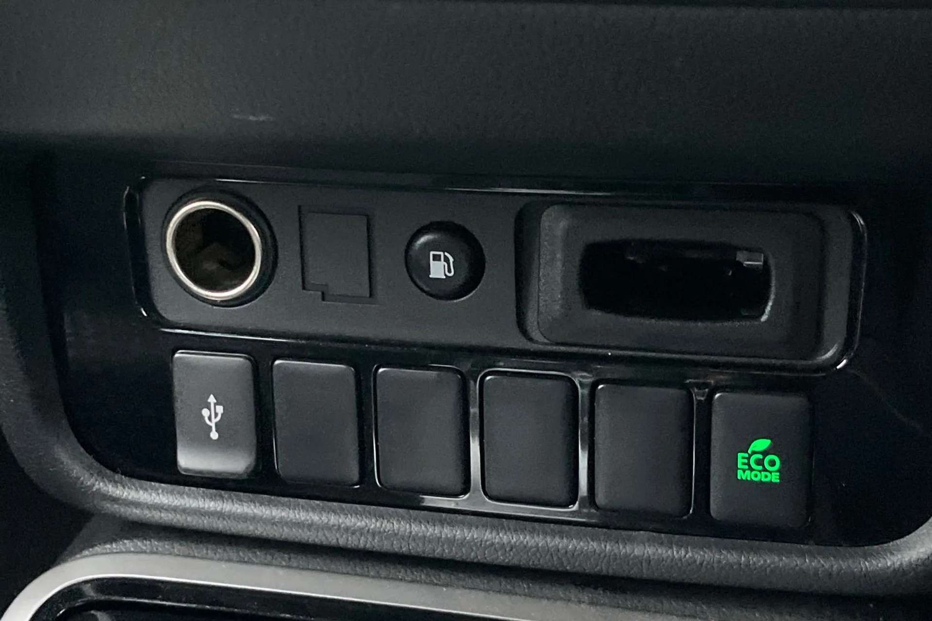 2020 MITSUBISHI OUTLANDER 2020 MITSUBISHI OUTLANDER