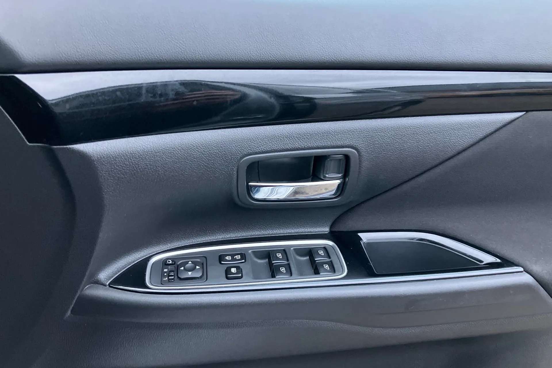 2020 MITSUBISHI OUTLANDER 2020 MITSUBISHI OUTLANDER