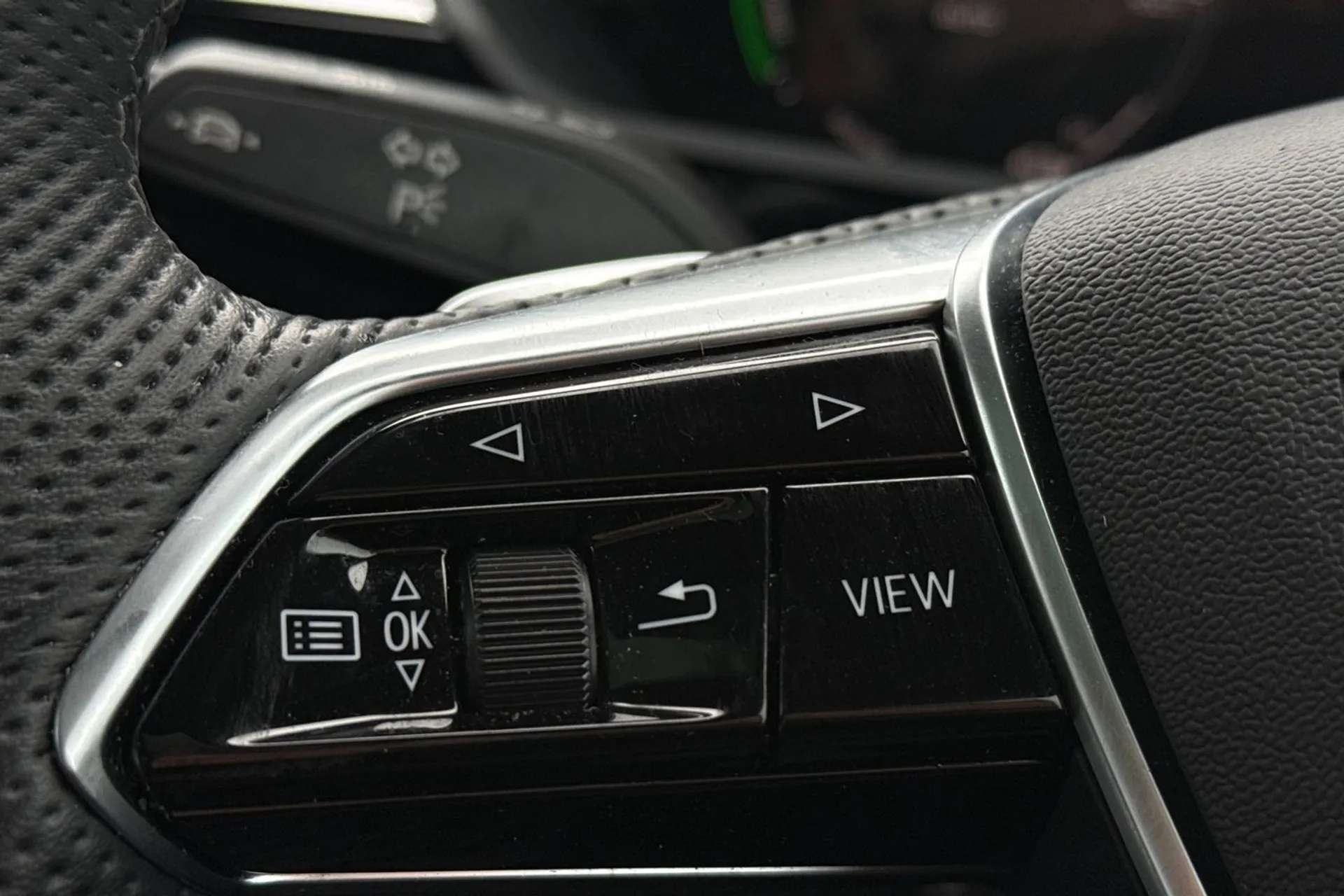 2023 AUDI Q8 2023 AUDI Q8