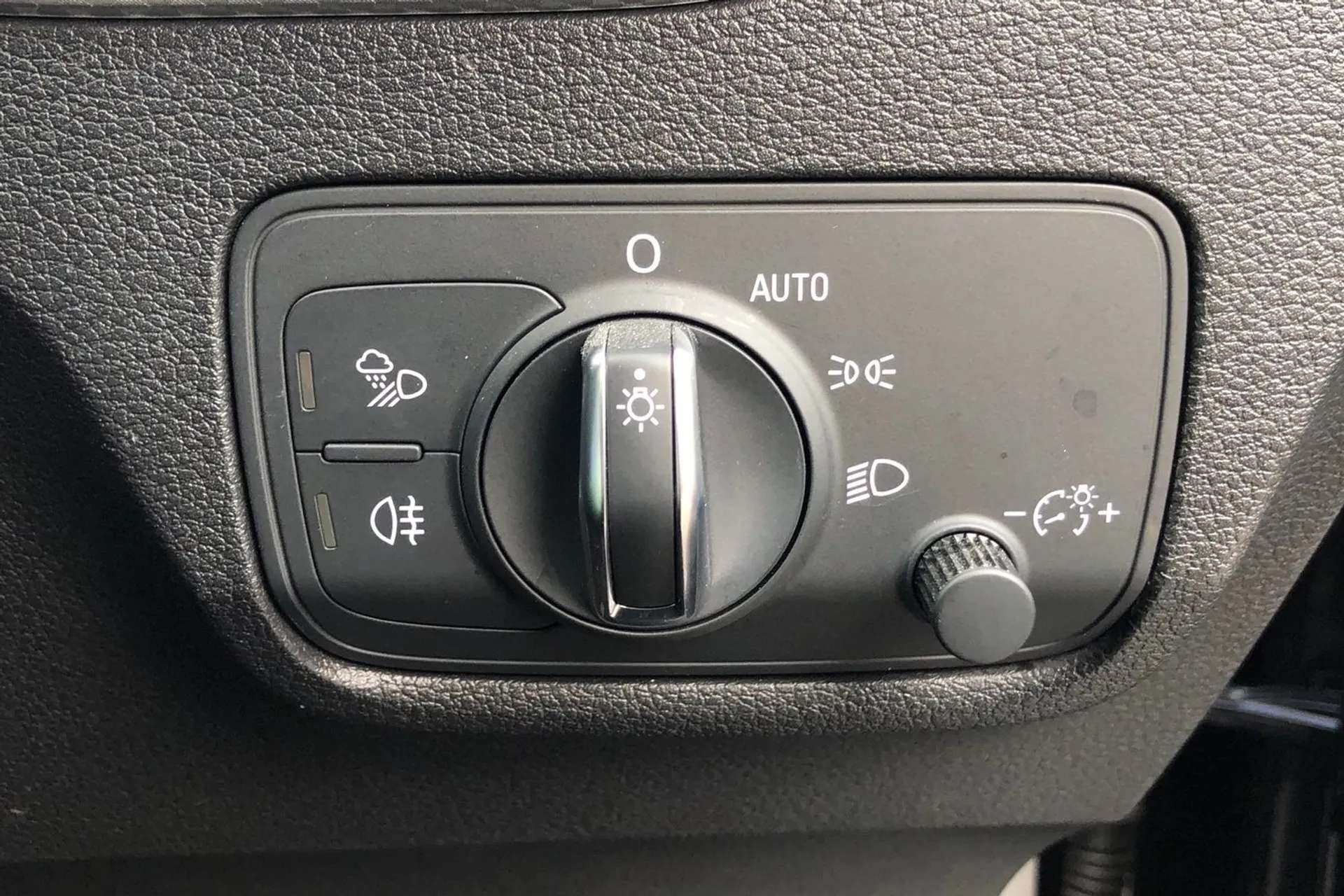 2021 AUDI Q2 2021 AUDI Q2