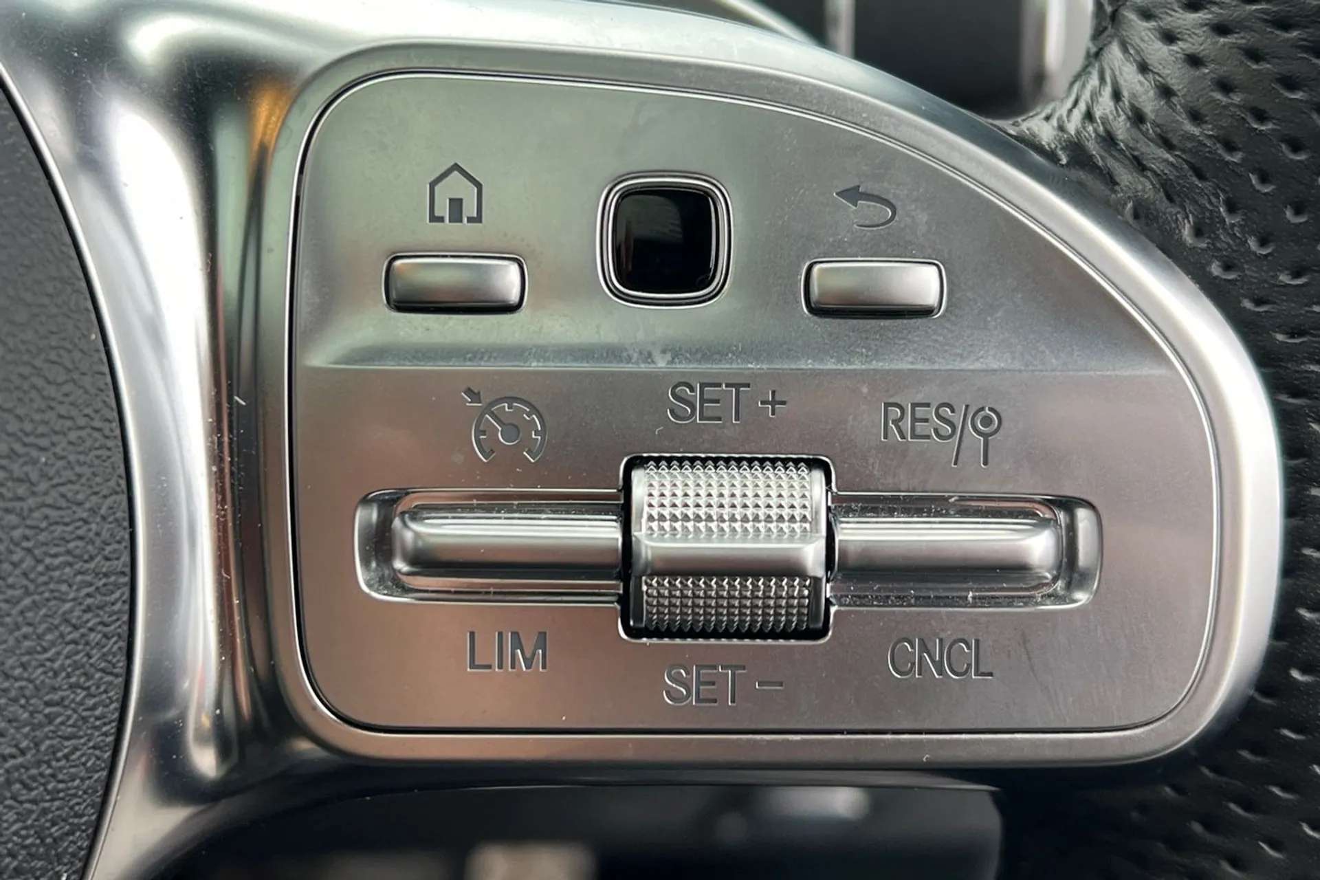 2023 MERCEDES-BENZ EQC 2023 MERCEDES-BENZ EQC