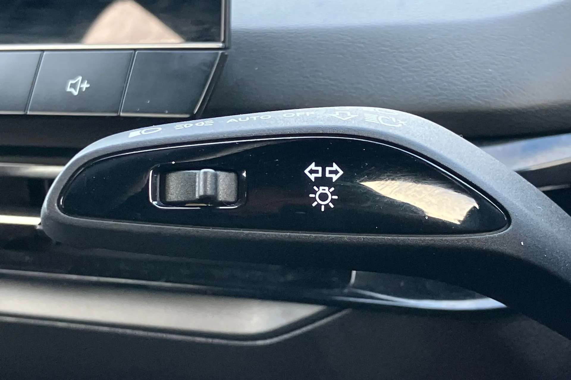 2024 MG MOTOR UK MG4 2024 MG MOTOR UK MG4