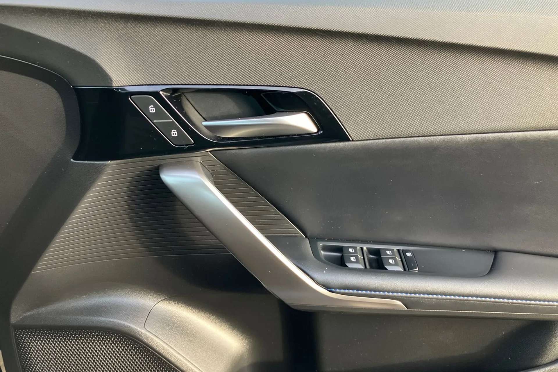 2024 MG MOTOR UK MG4 2024 MG MOTOR UK MG4