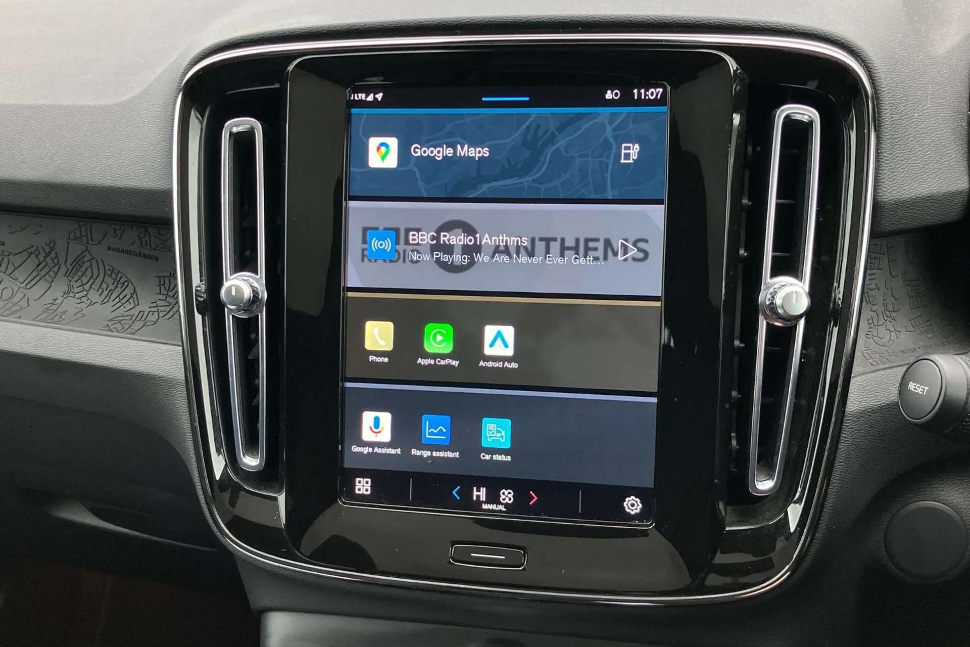 2022 VOLVO C40 2022 VOLVO C40