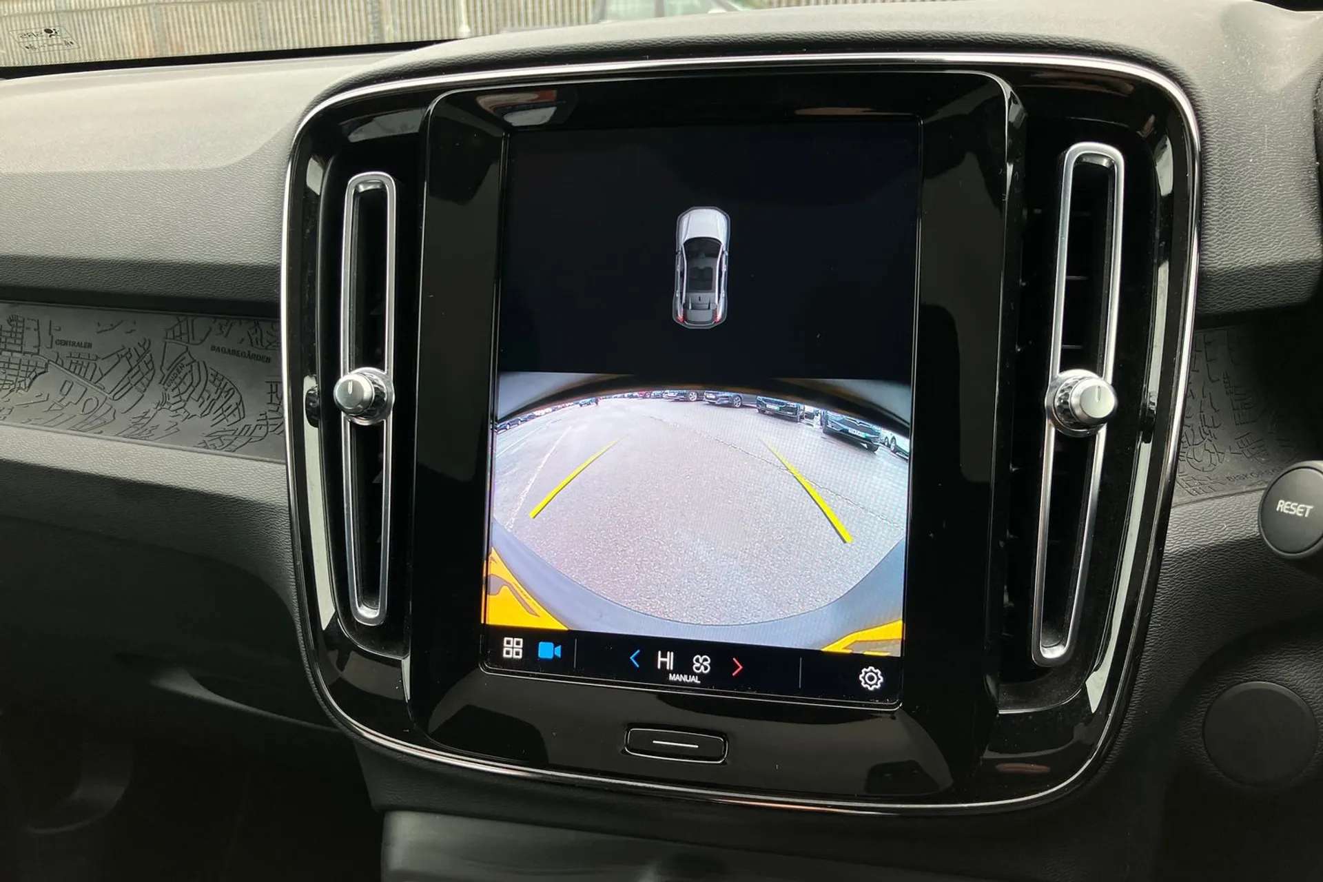 2022 VOLVO C40 2022 VOLVO C40