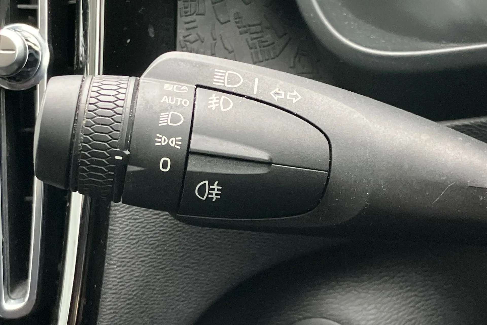 2022 VOLVO C40 2022 VOLVO C40