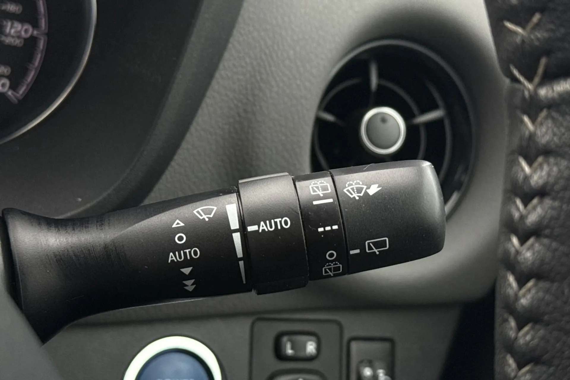 2018 TOYOTA YARIS 2018 TOYOTA YARIS