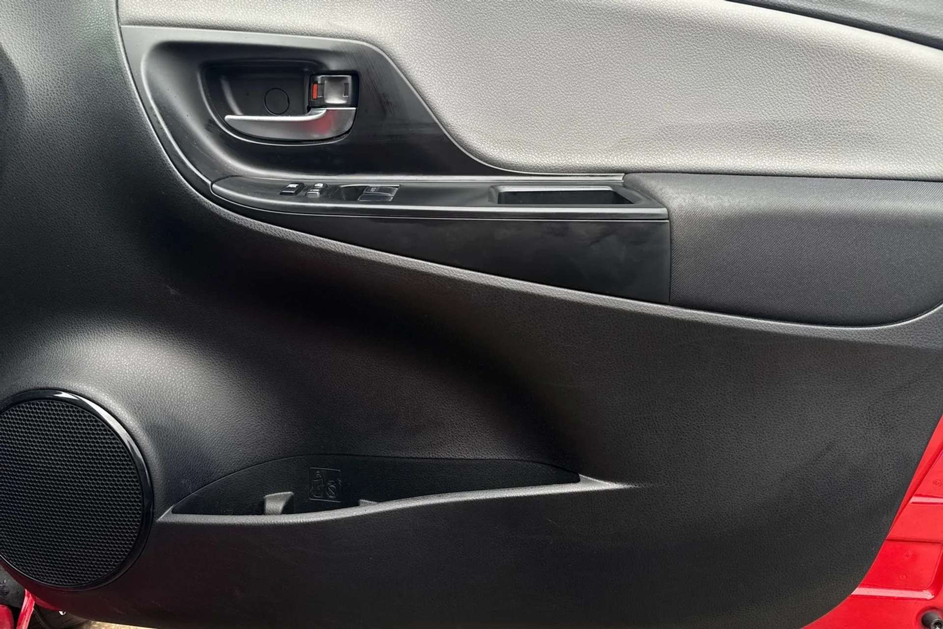 2018 TOYOTA YARIS 2018 TOYOTA YARIS