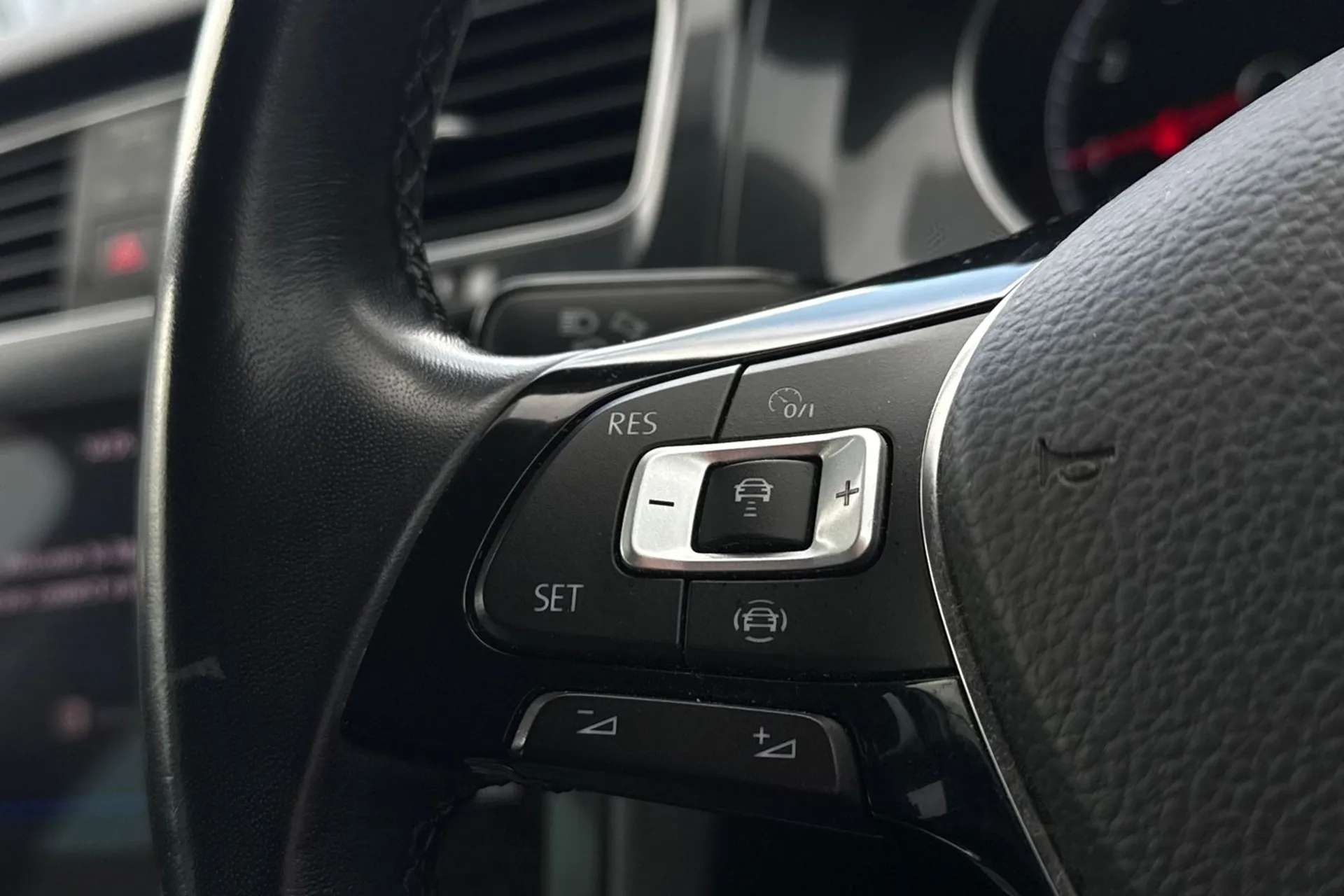 2020 VOLKSWAGEN GOLF 2020 VOLKSWAGEN GOLF