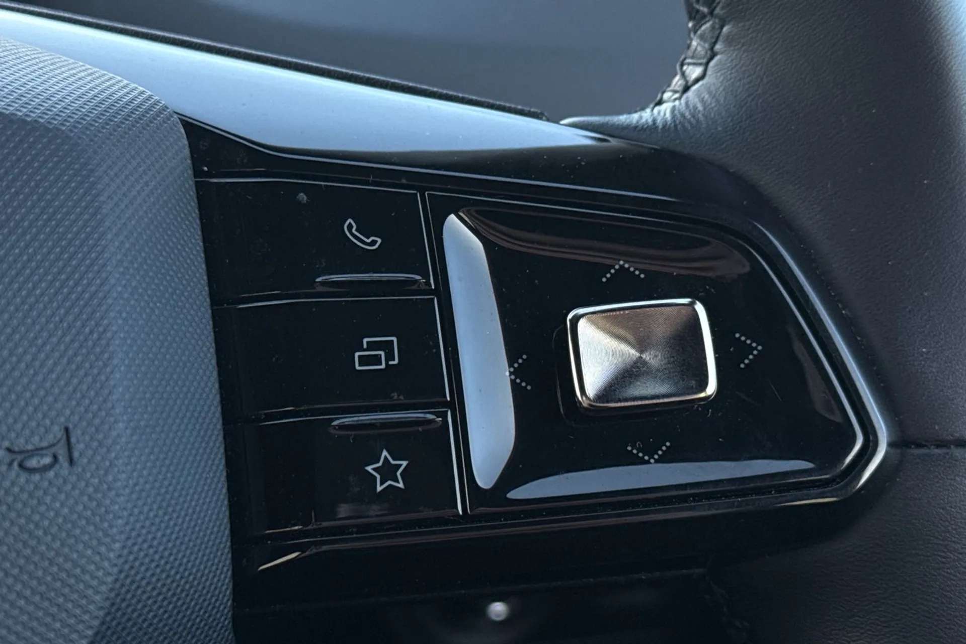 2024 MG MOTOR UK MG4 2024 MG MOTOR UK MG4