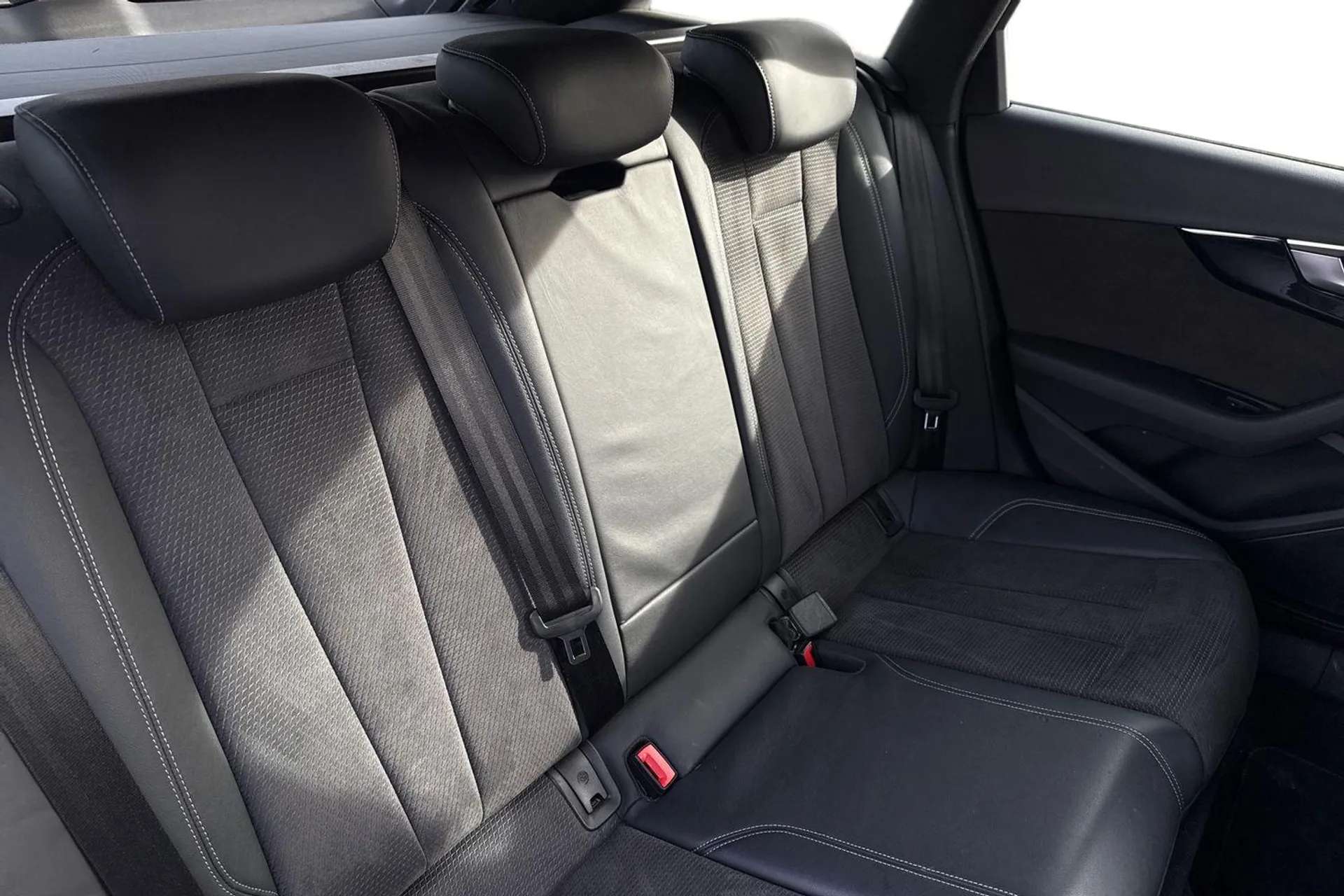 2018 AUDI A4 2018 AUDI A4