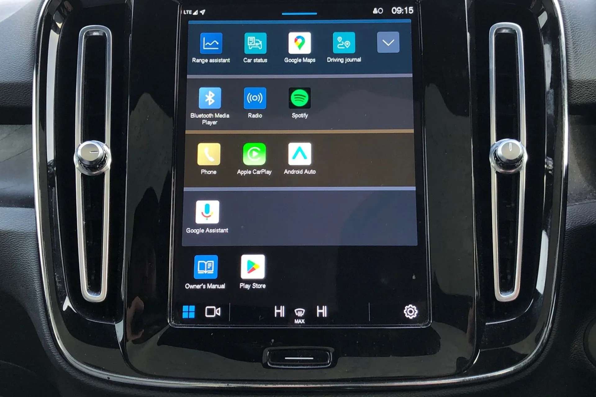 2022 VOLVO C40 2022 VOLVO C40