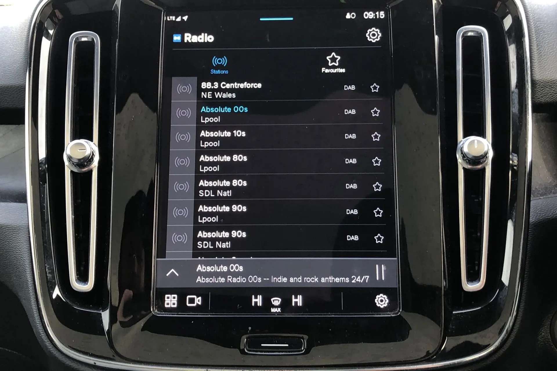 2022 VOLVO C40 2022 VOLVO C40