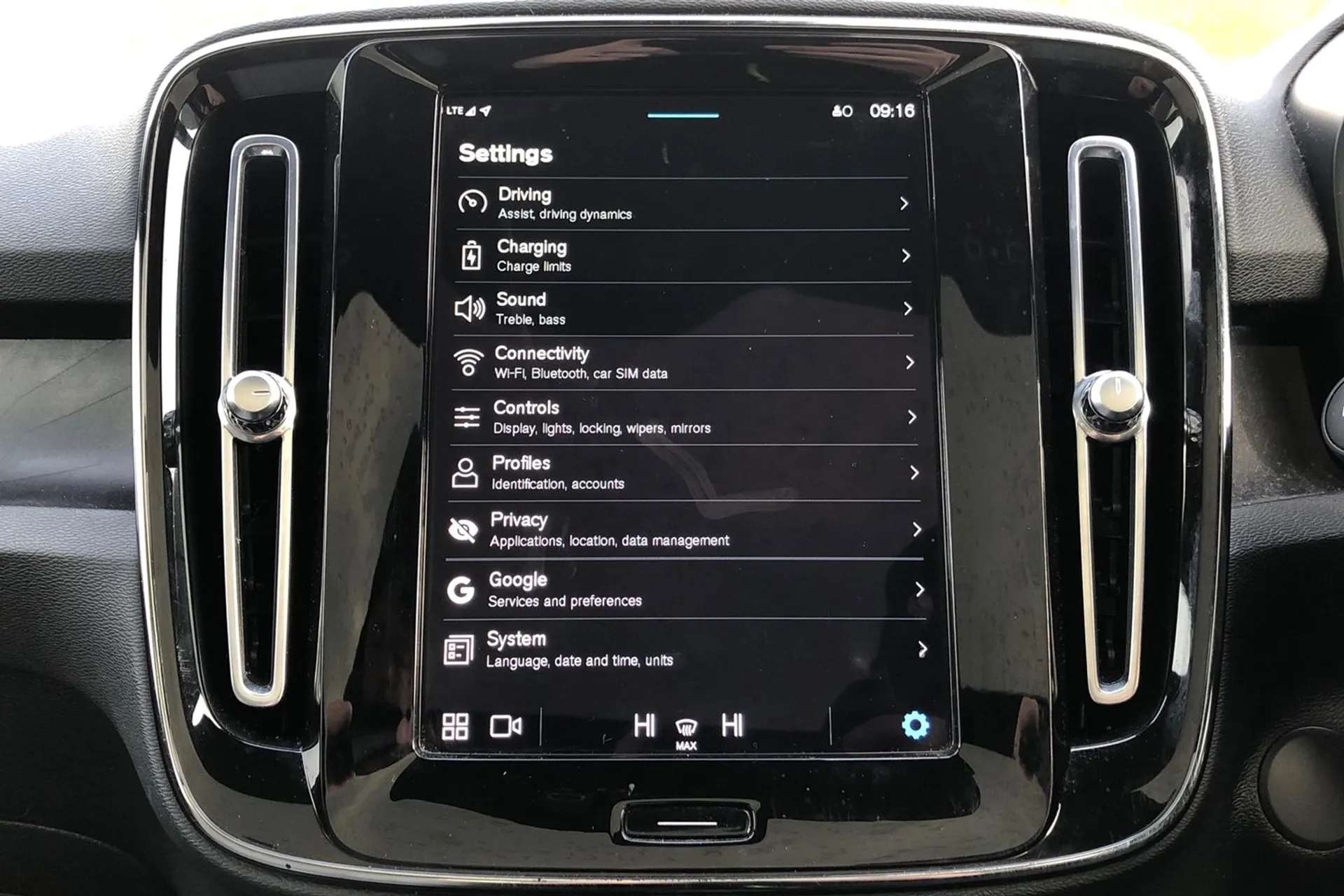 2022 VOLVO C40 2022 VOLVO C40