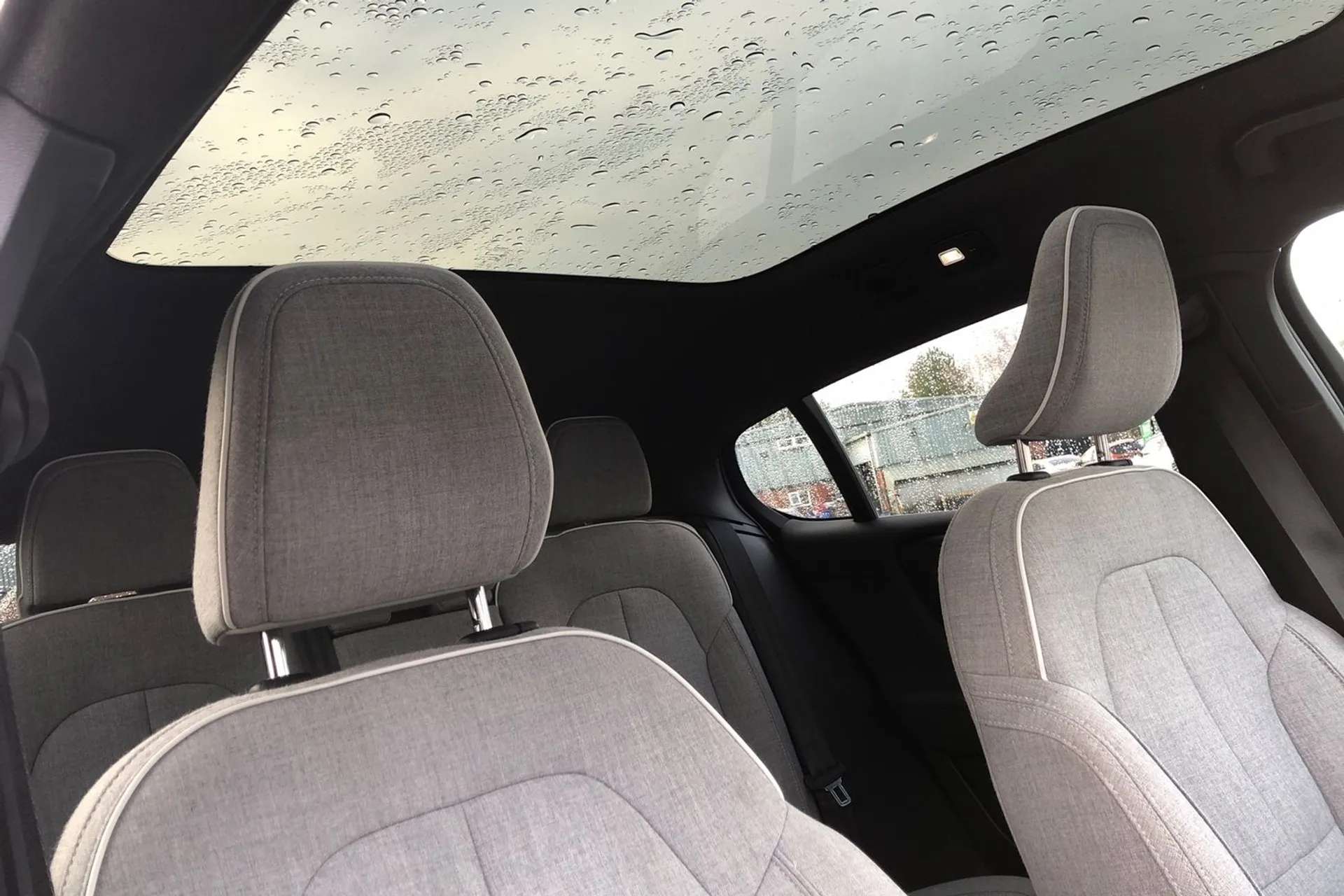 2022 VOLVO C40 2022 VOLVO C40