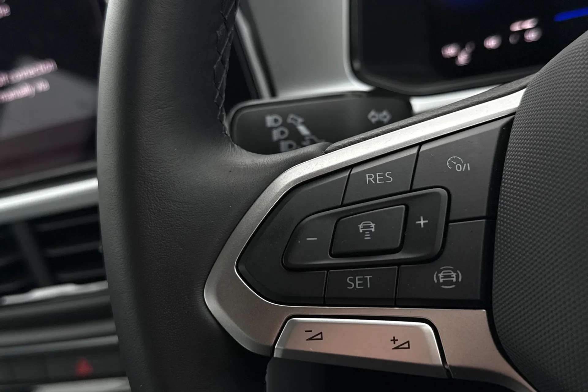 2023 VOLKSWAGEN T-ROC 2023 VOLKSWAGEN T-ROC