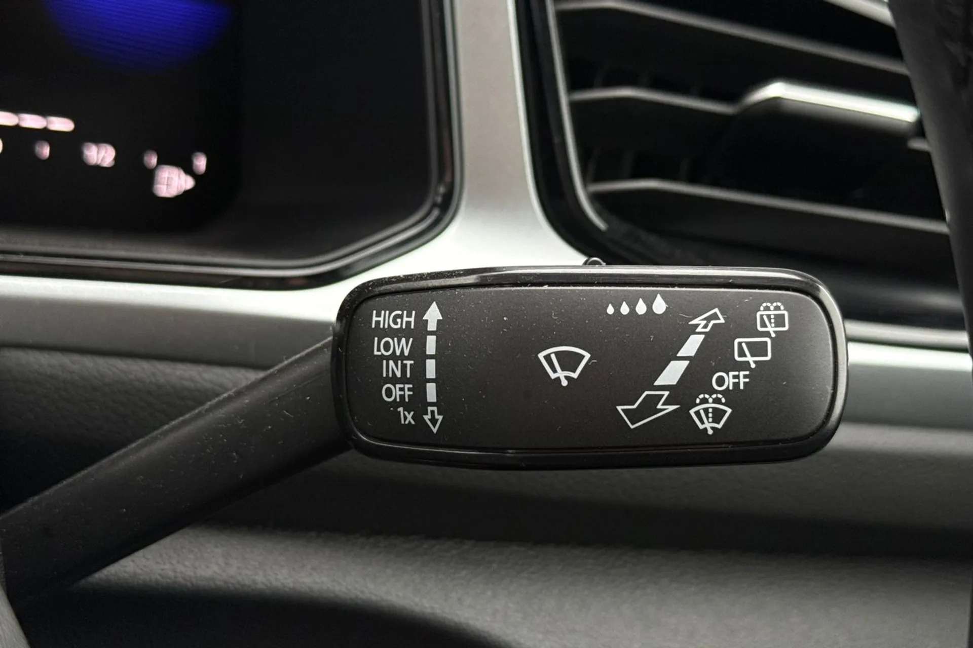 2023 VOLKSWAGEN T-ROC 2023 VOLKSWAGEN T-ROC