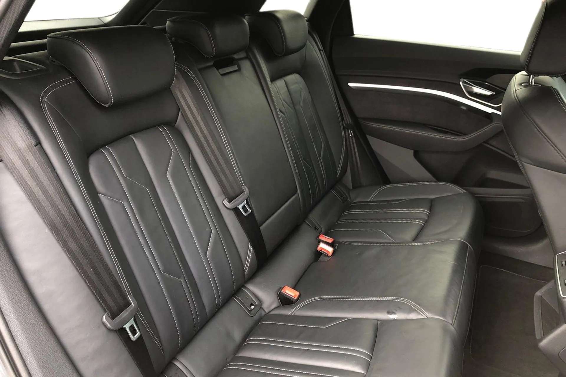 2023 AUDI Q8 2023 AUDI Q8