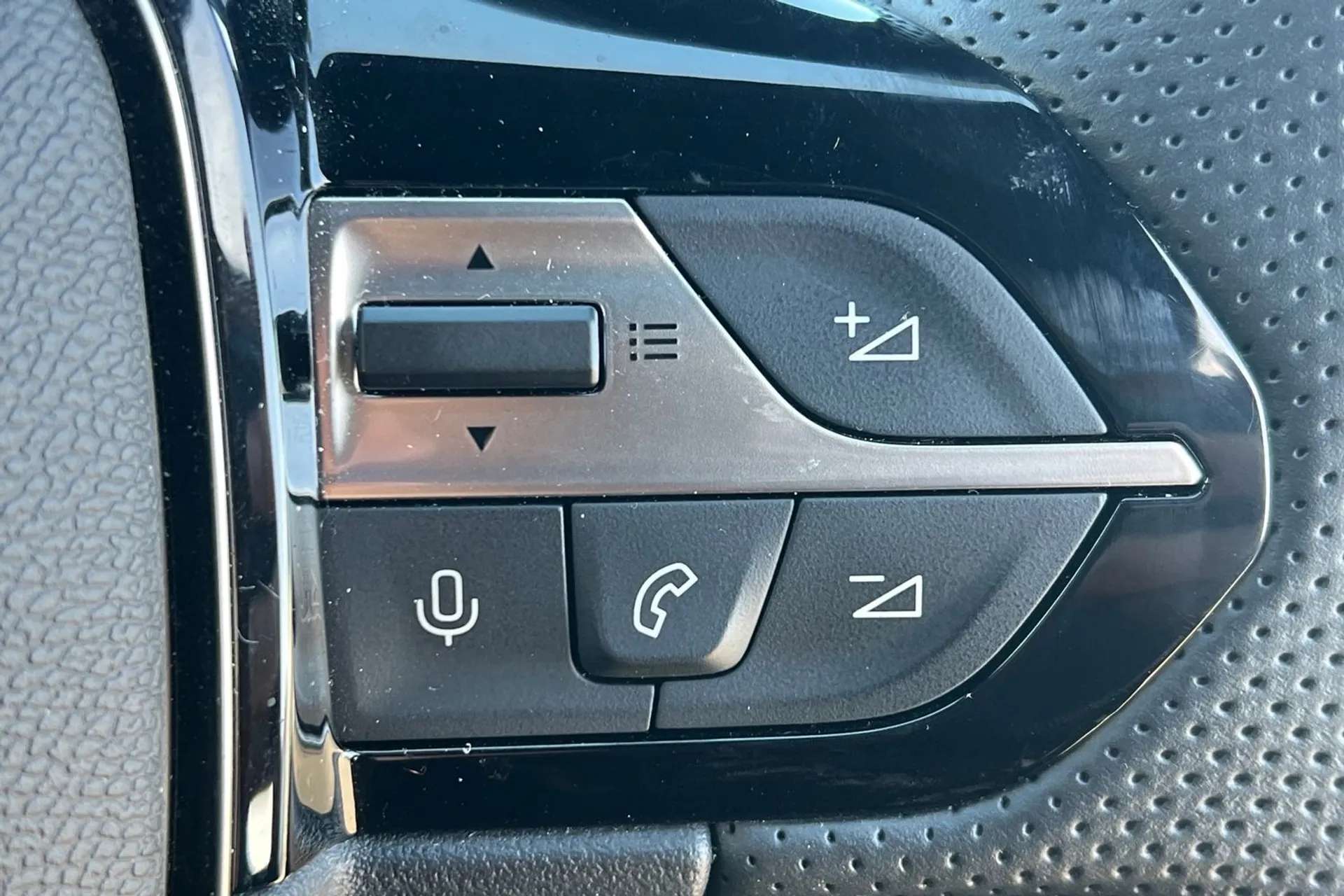 2024 PEUGEOT 408 2024 PEUGEOT 408