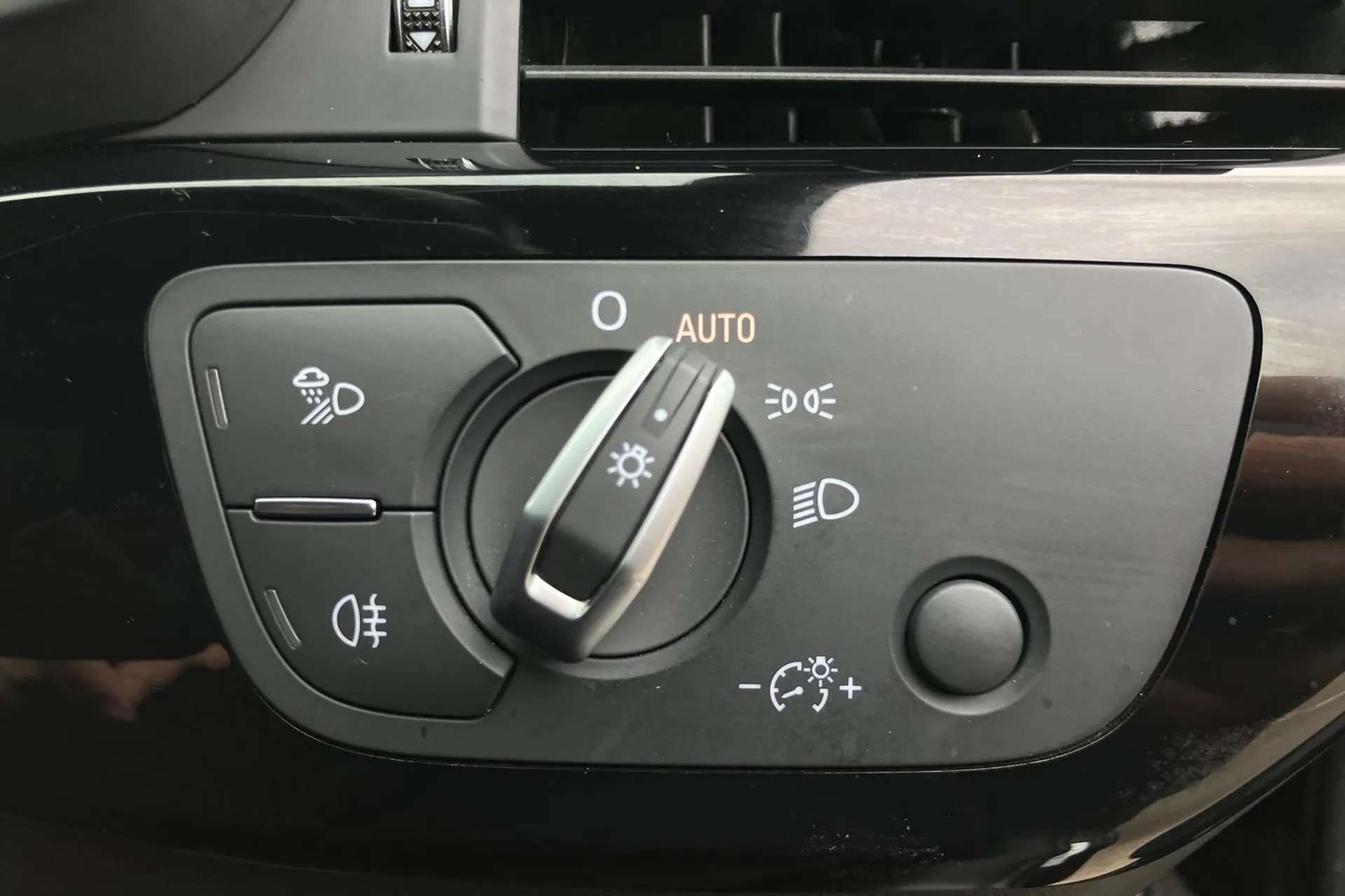 2018 AUDI A4 2018 AUDI A4