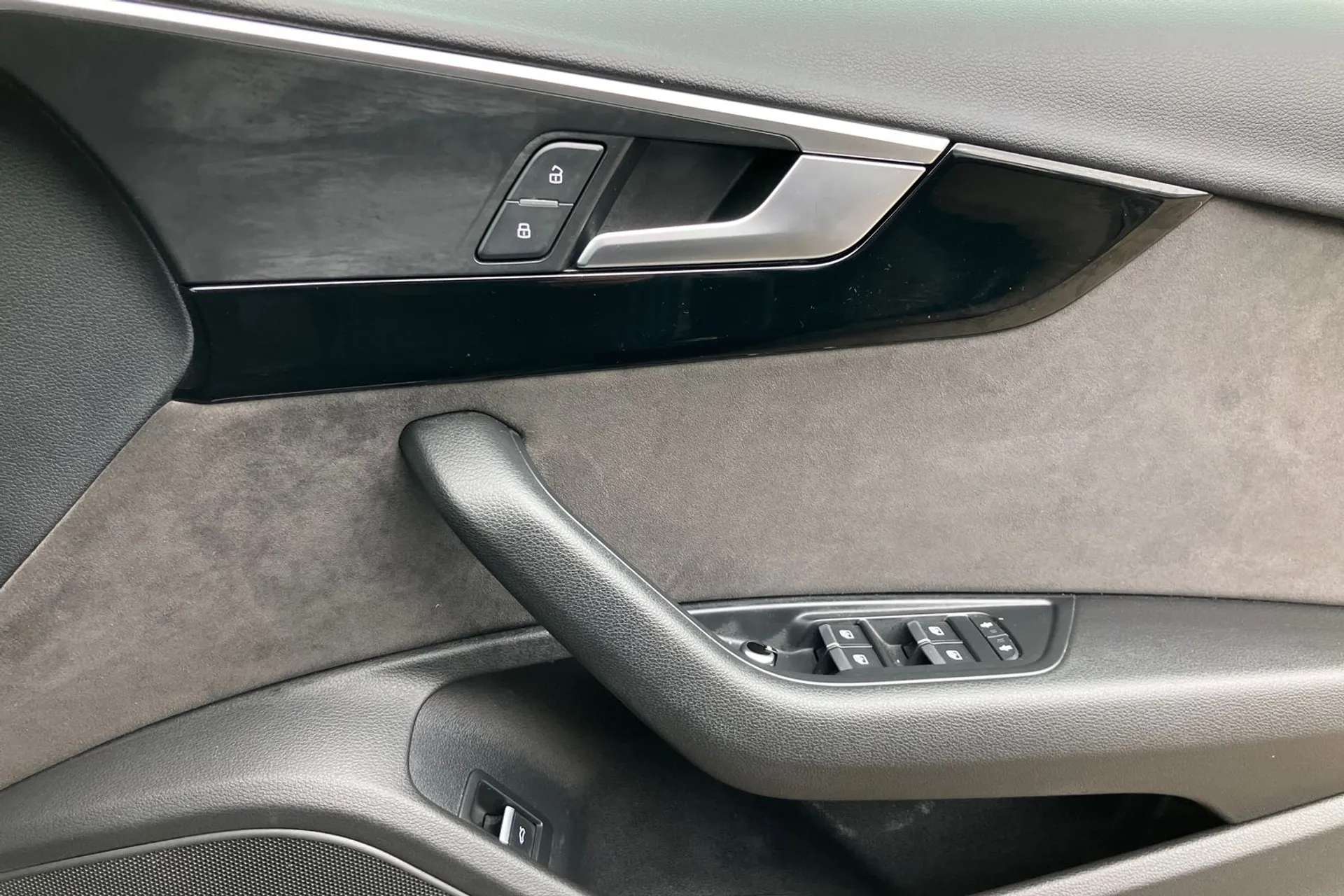 2018 AUDI A4 2018 AUDI A4