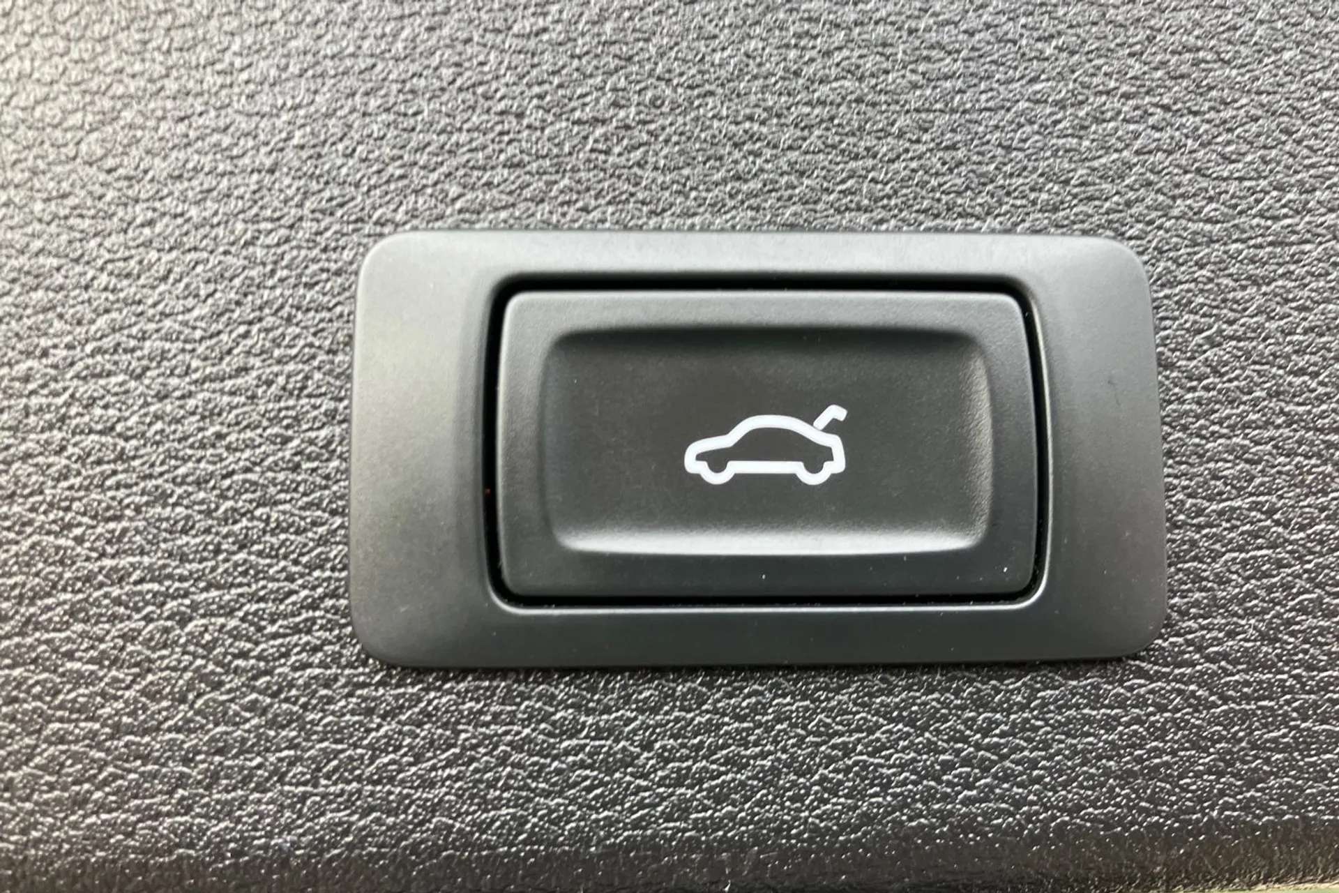 2018 AUDI A4 2018 AUDI A4