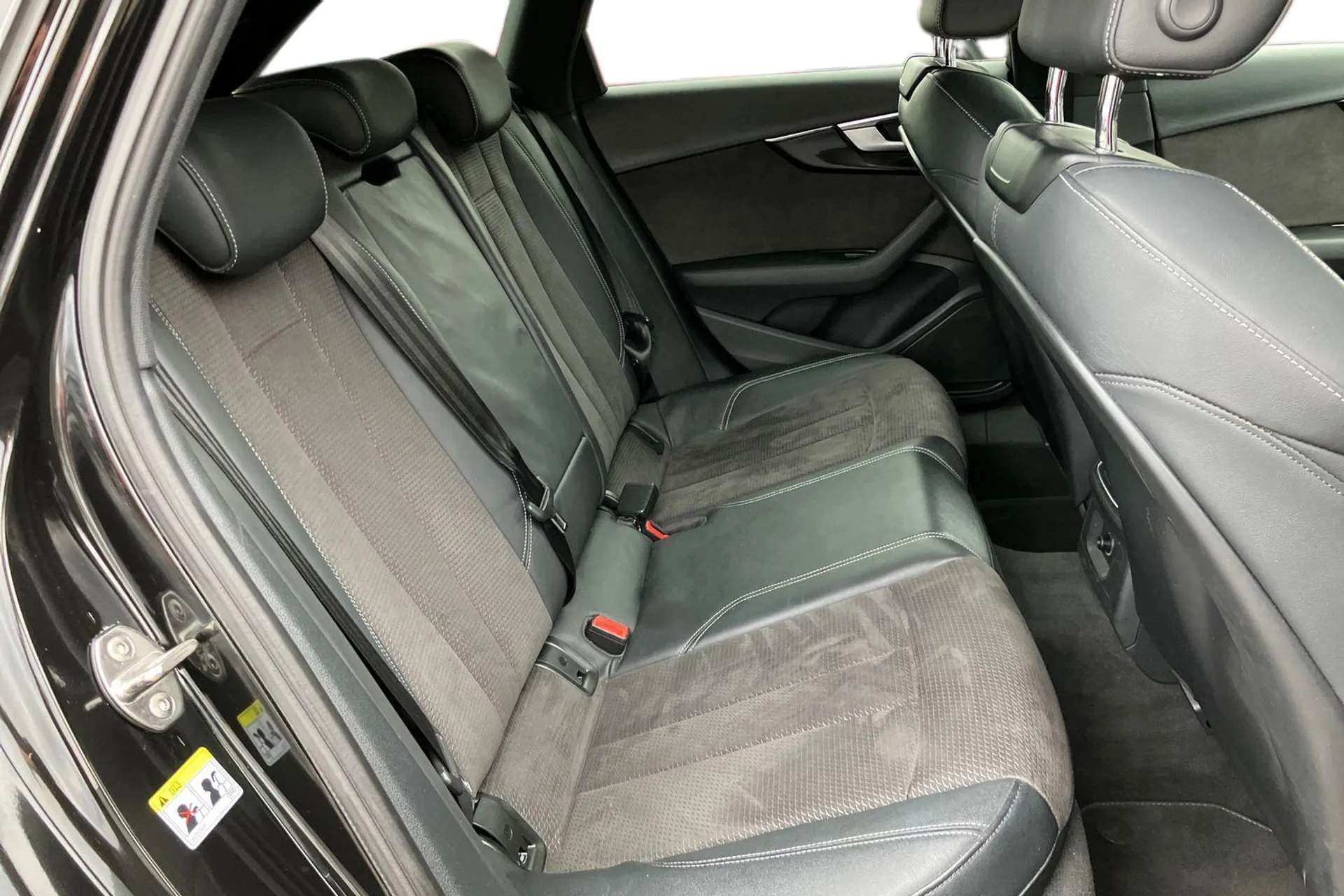 2018 AUDI A4 2018 AUDI A4