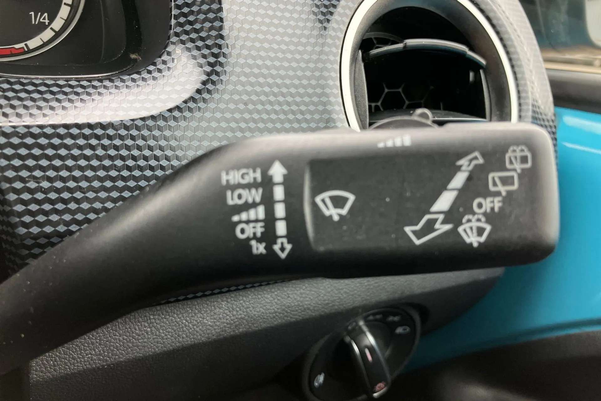 2021 VOLKSWAGEN UP 2021 VOLKSWAGEN UP