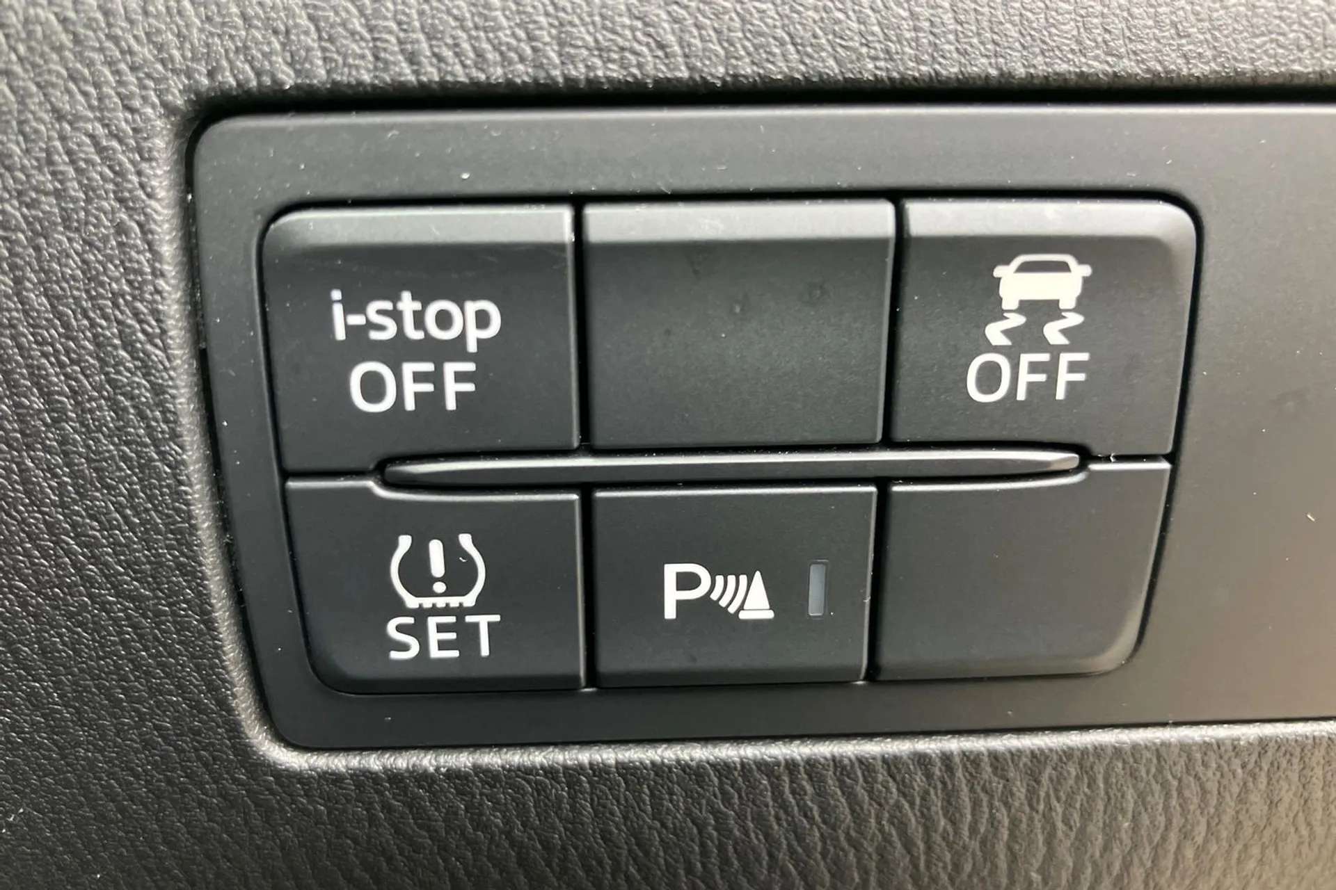 2017 MAZDA MAZDA3 2017 MAZDA MAZDA3