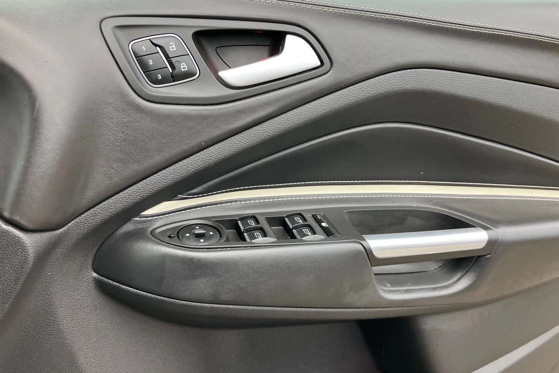 2019 FORD KUGA VIGNALE 2019 FORD KUGA VIGNALE