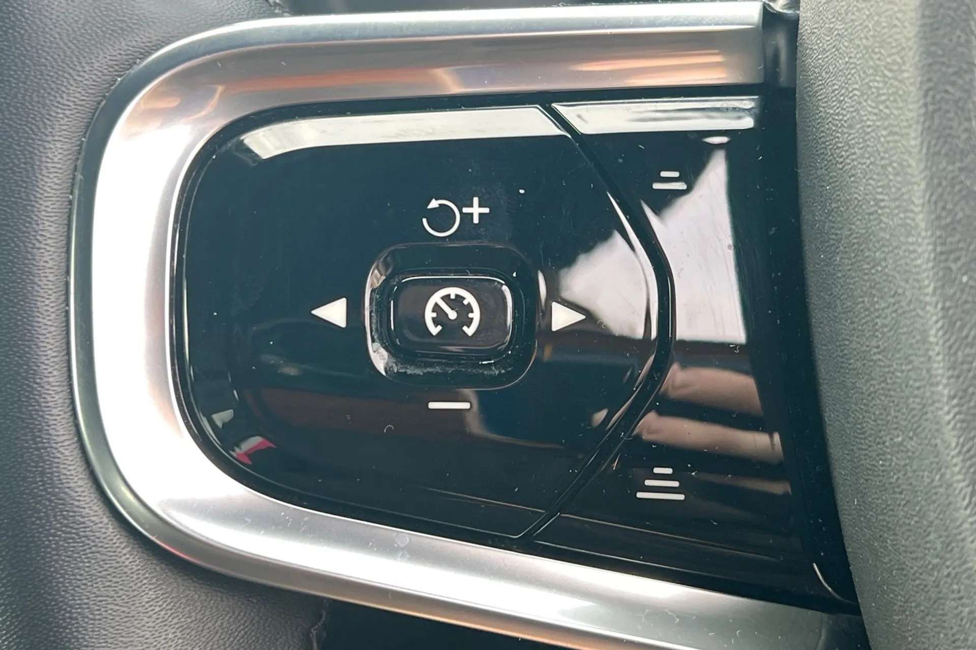 2022 POLESTAR 2 2022 POLESTAR 2