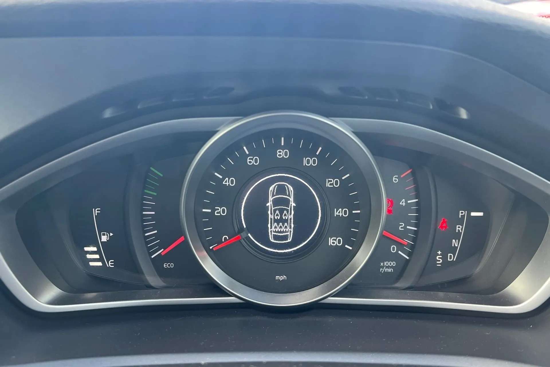 2015 VOLVO V40 2015 VOLVO V40