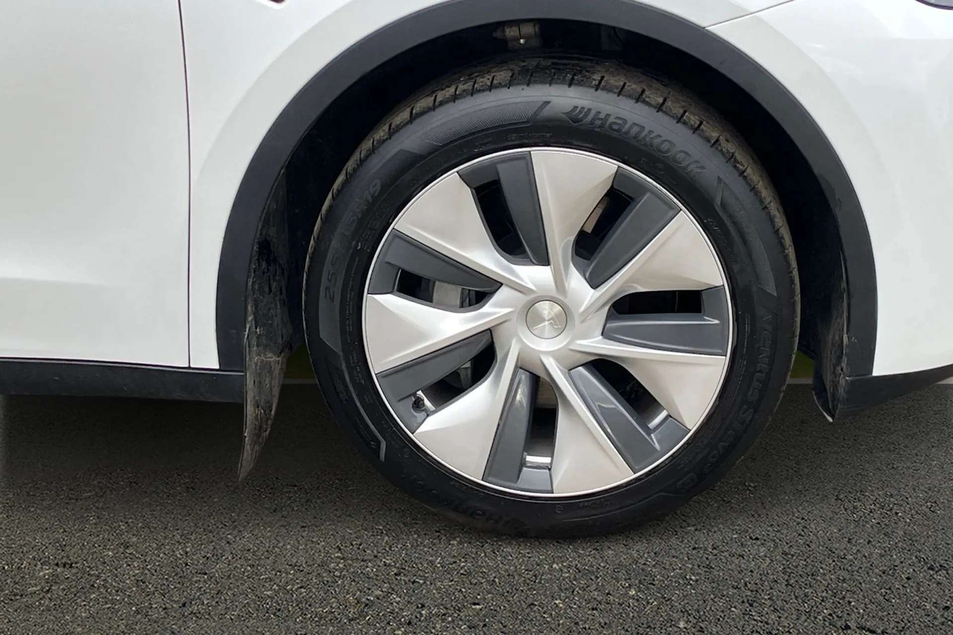 2024 TESLA MODEL Y 2024 TESLA MODEL Y