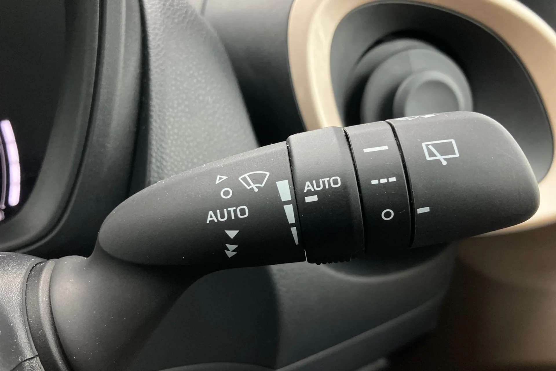 2022 TOYOTA AYGO X 2022 TOYOTA AYGO X