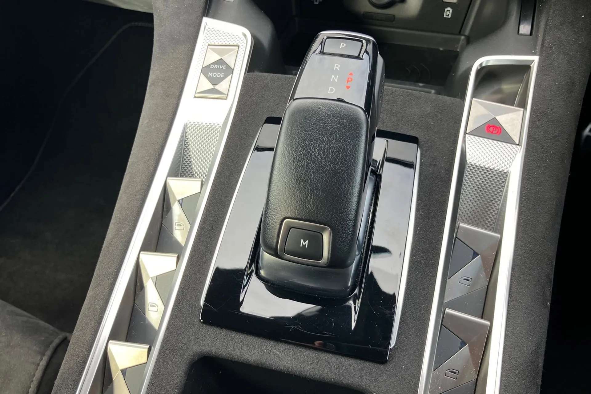 2024 DS DS 7 CROSSBACK 2024 DS DS 7 CROSSBACK