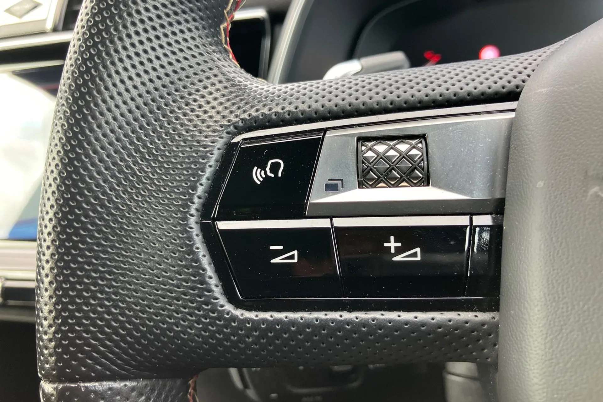 2024 DS DS 7 CROSSBACK 2024 DS DS 7 CROSSBACK