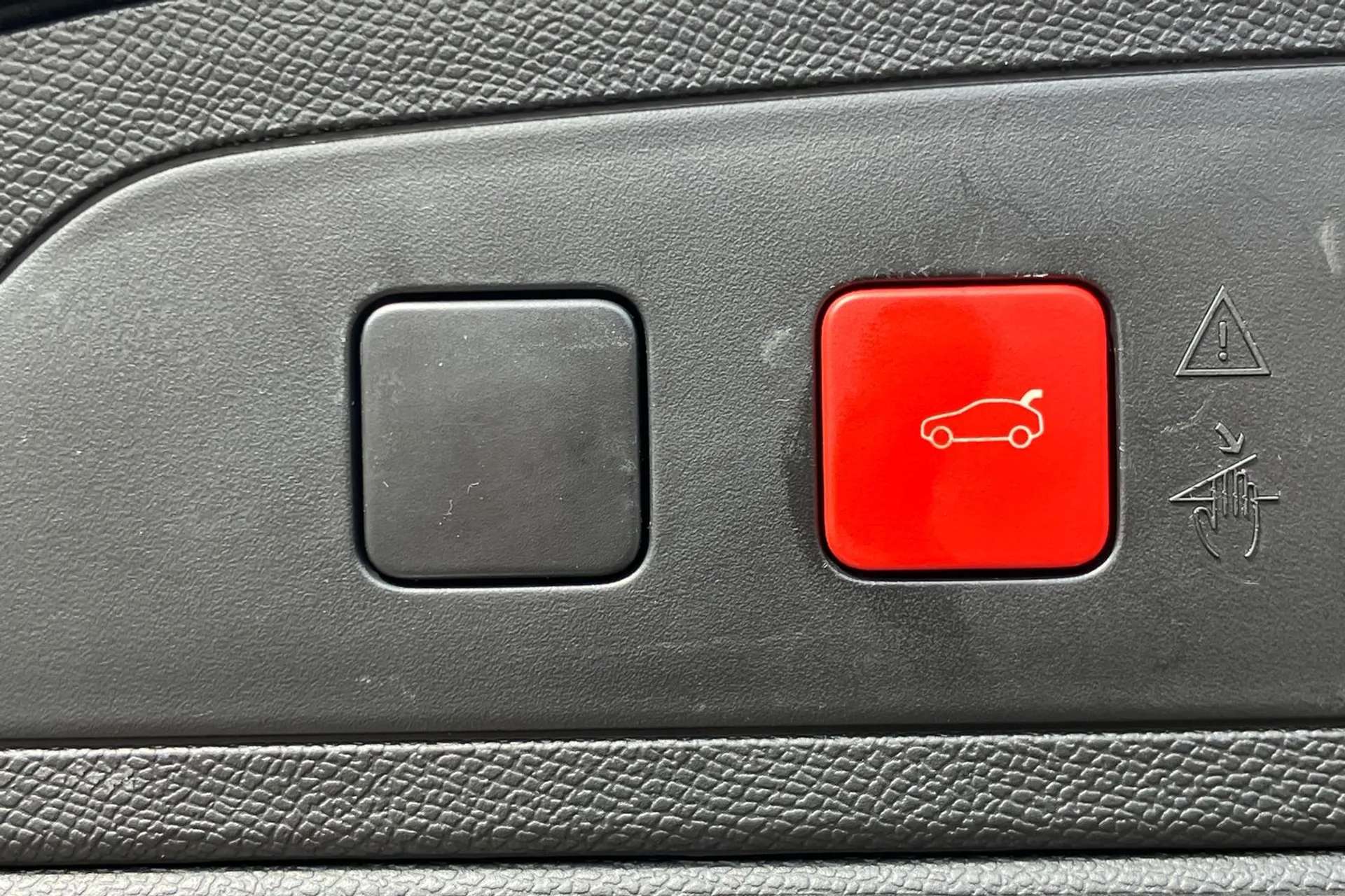 2024 DS DS 7 CROSSBACK 2024 DS DS 7 CROSSBACK