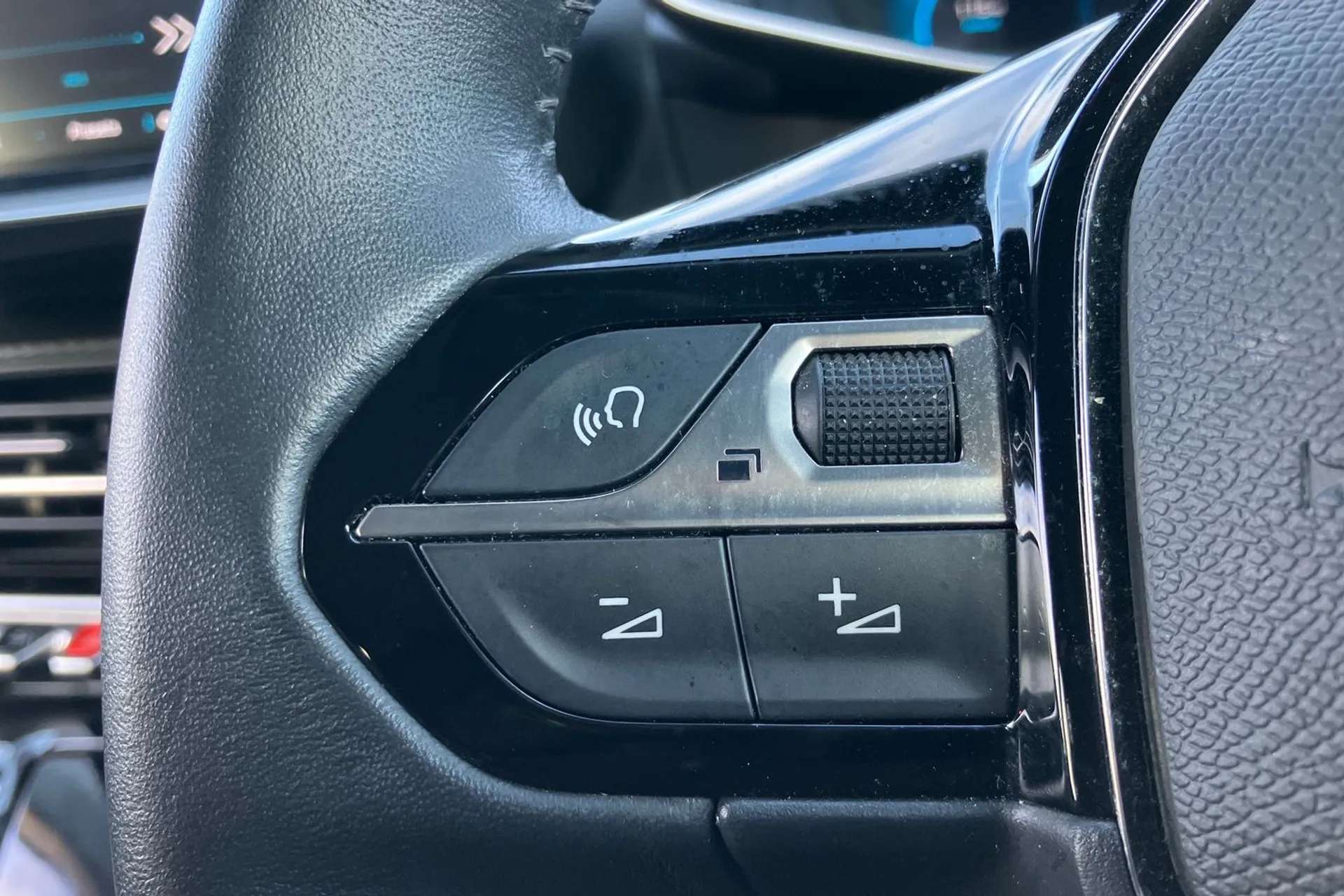 2021 PEUGEOT 2008 2021 PEUGEOT 2008