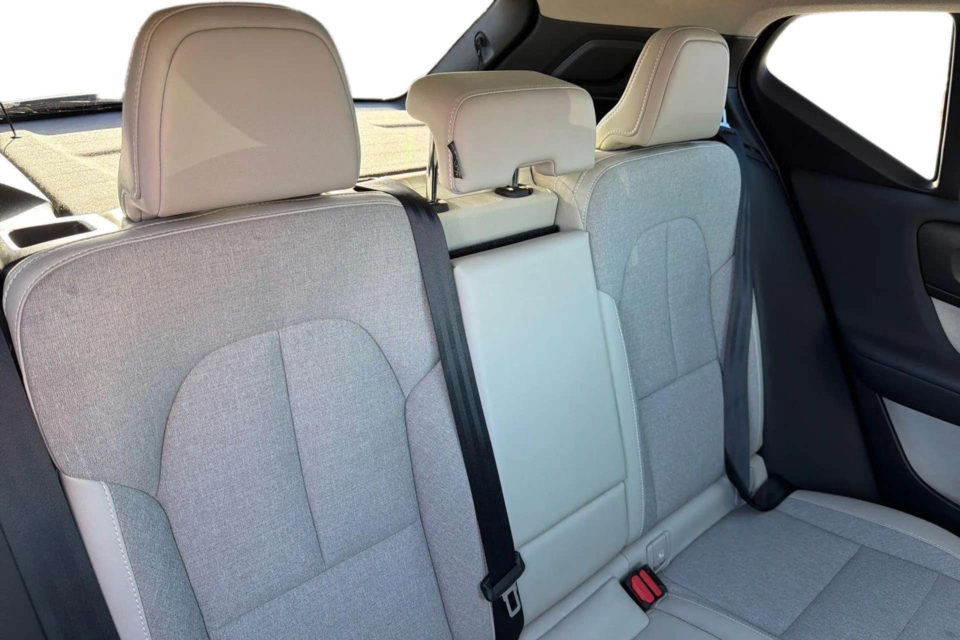 2019 VOLVO XC40 2019 VOLVO XC40