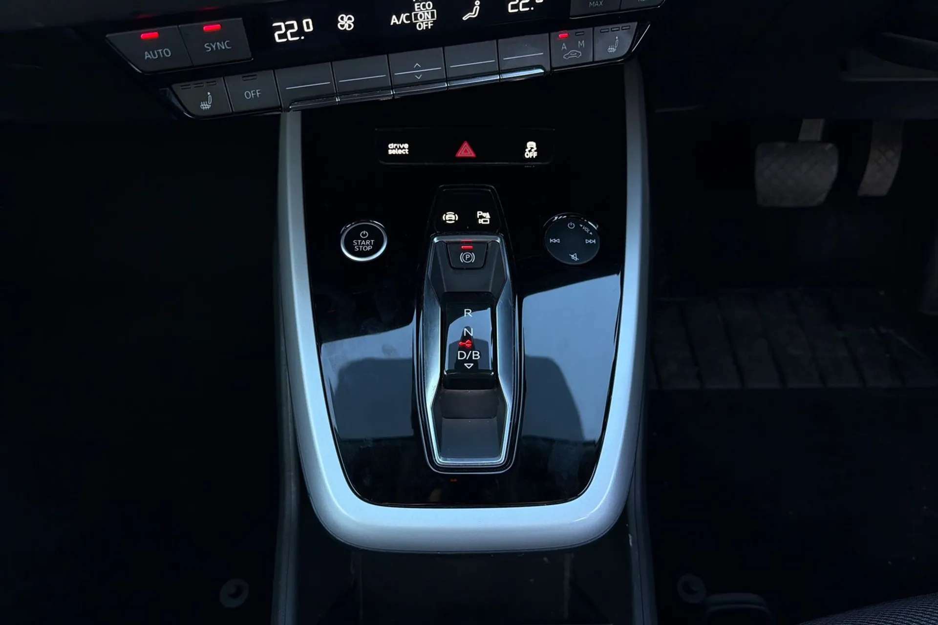 2021 AUDI Q4 2021 AUDI Q4