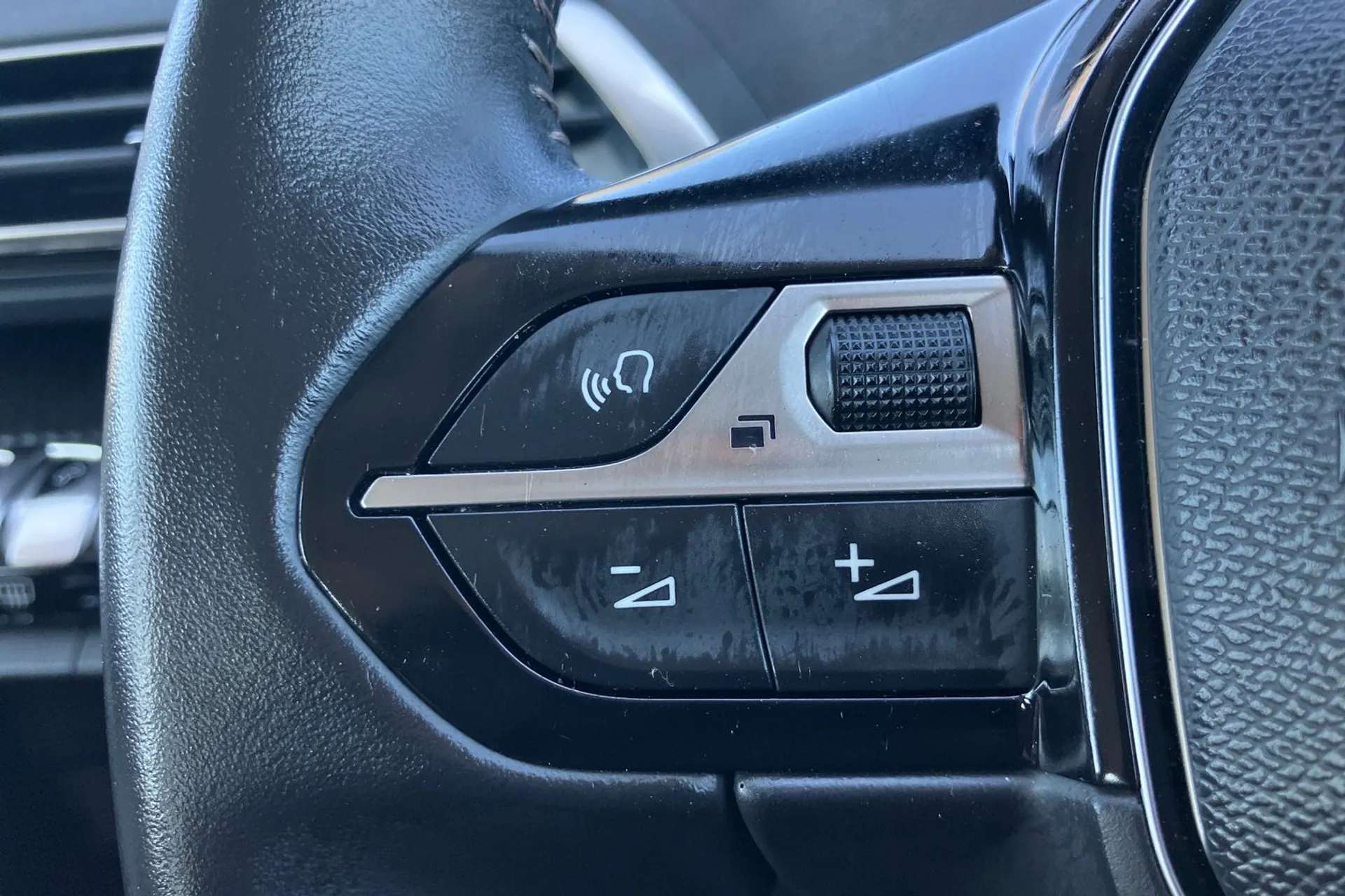 2021 PEUGEOT 5008 2021 PEUGEOT 5008