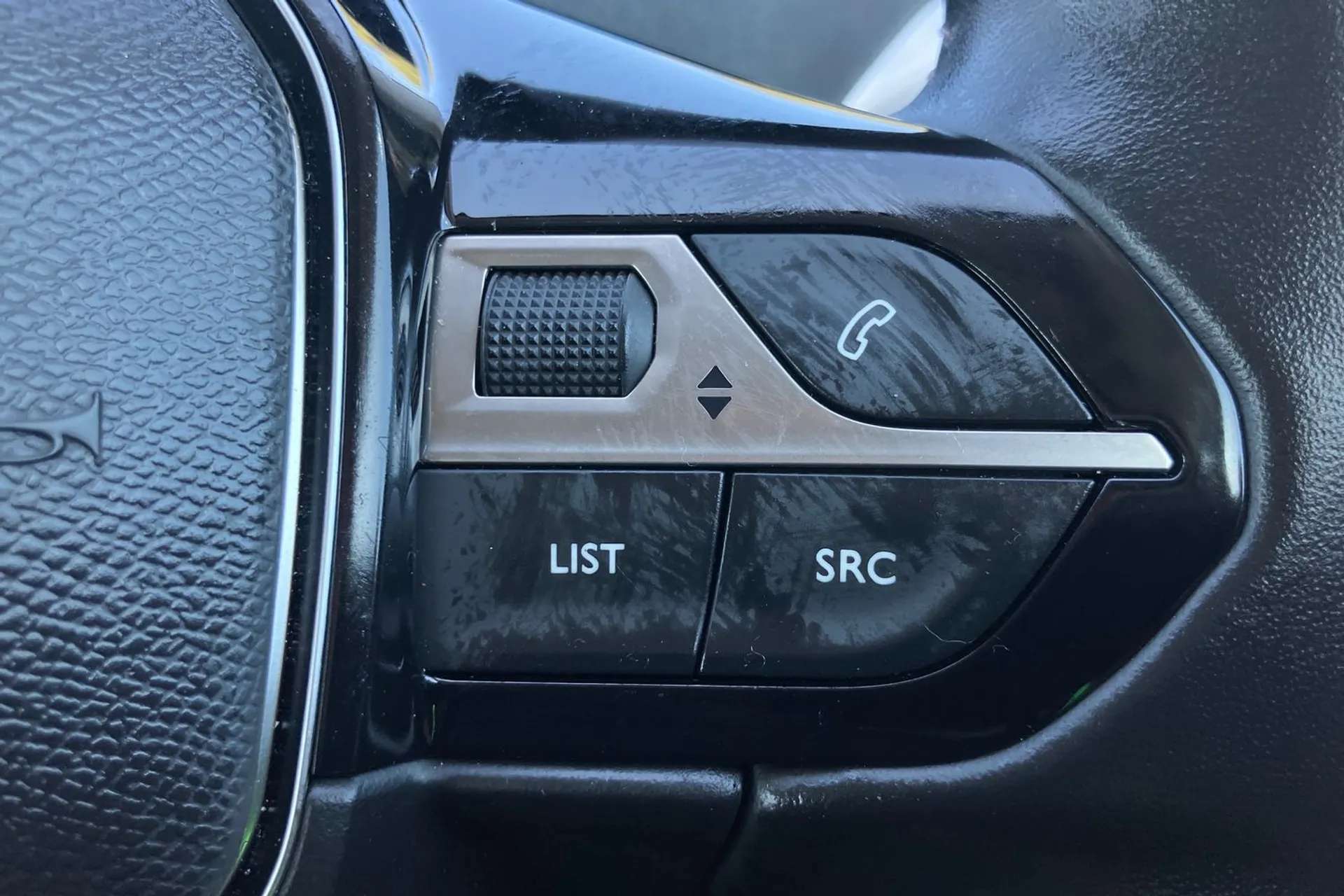 2021 PEUGEOT 5008 2021 PEUGEOT 5008