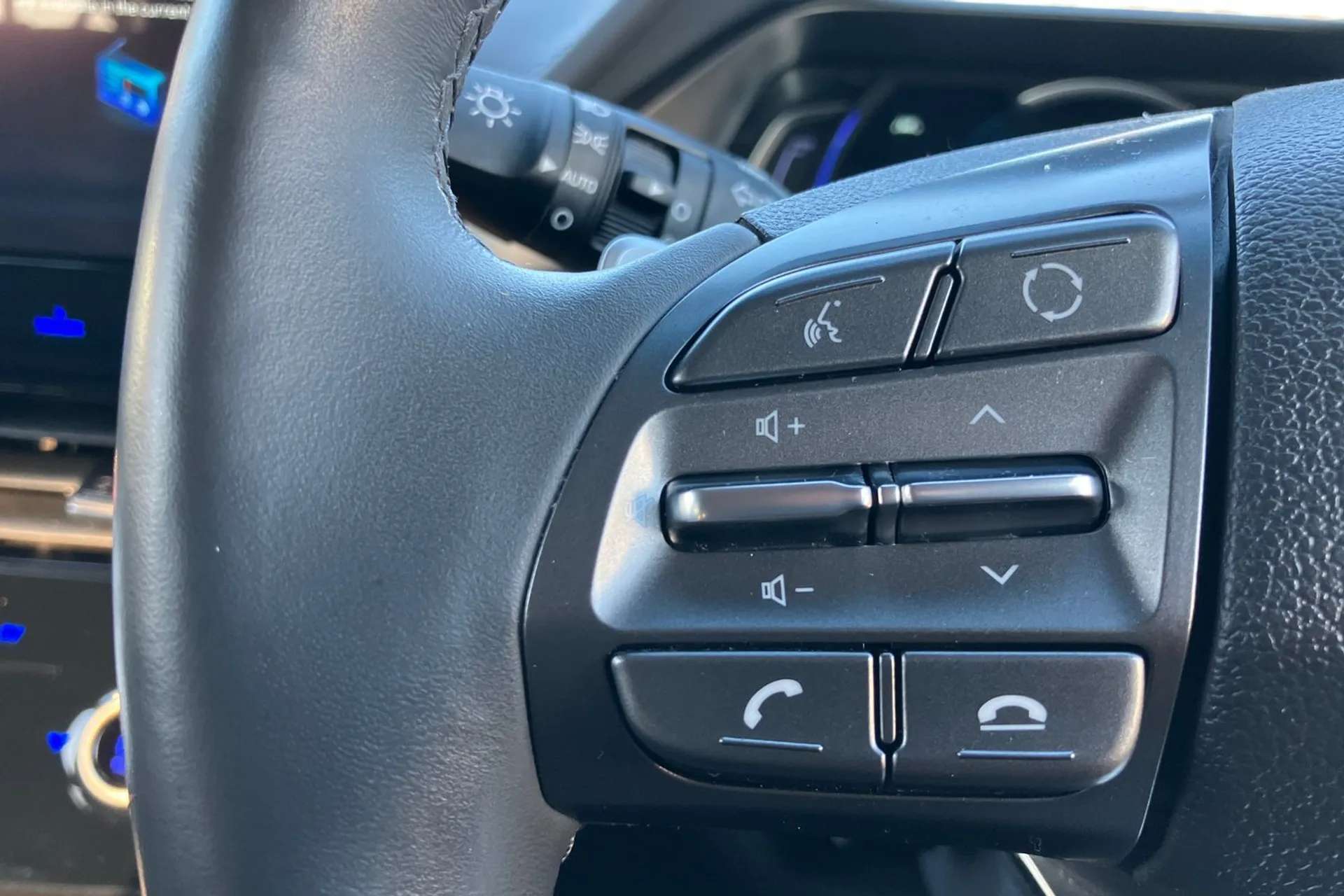 2022 HYUNDAI IONIQ 2022 HYUNDAI IONIQ